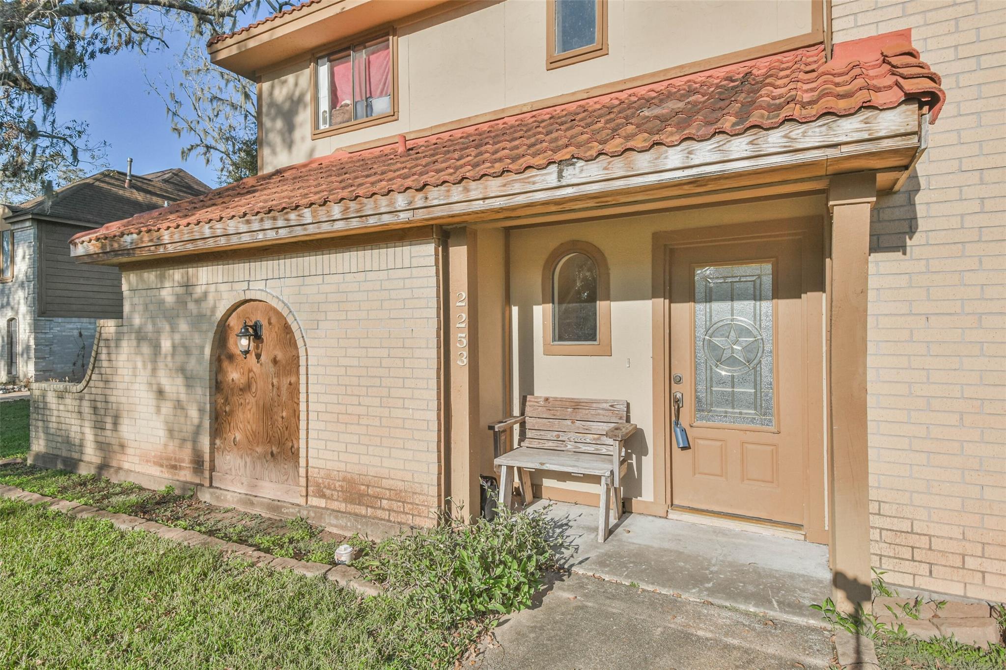 2253 River Valley Drive