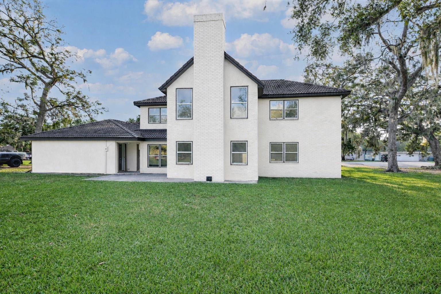 2253 River Valley Drive