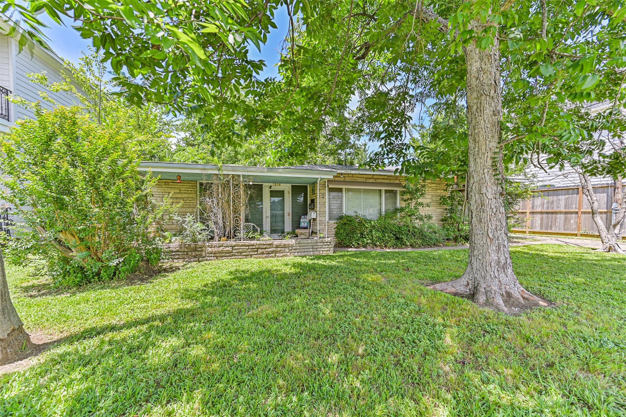 1214 Wakefield Drive