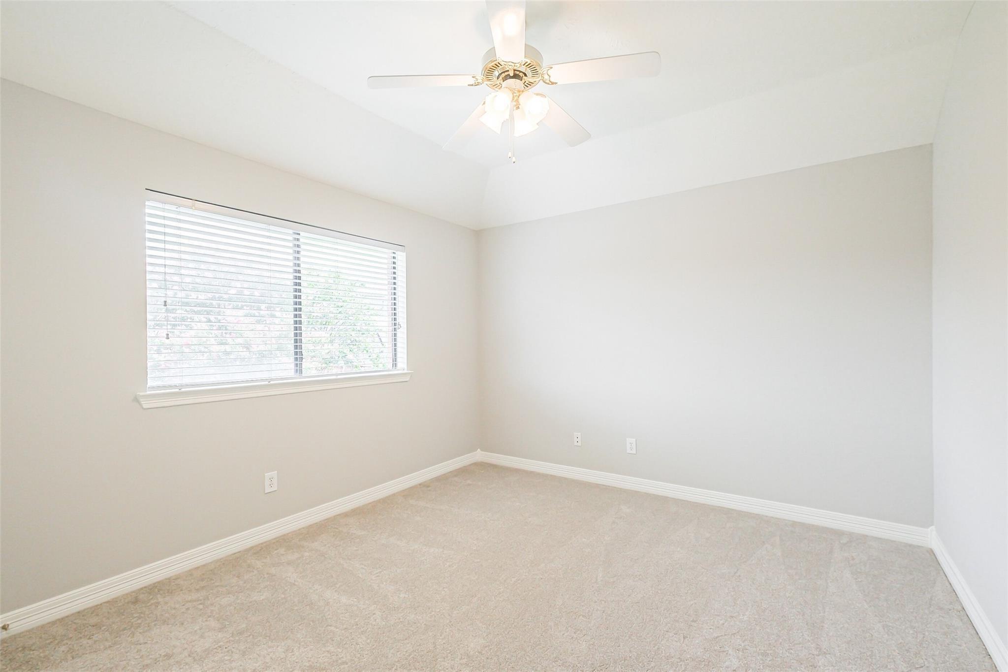 12207 Salmon Creek