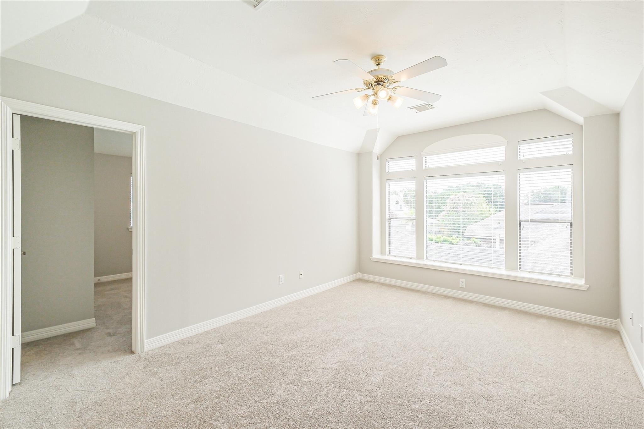 12207 Salmon Creek