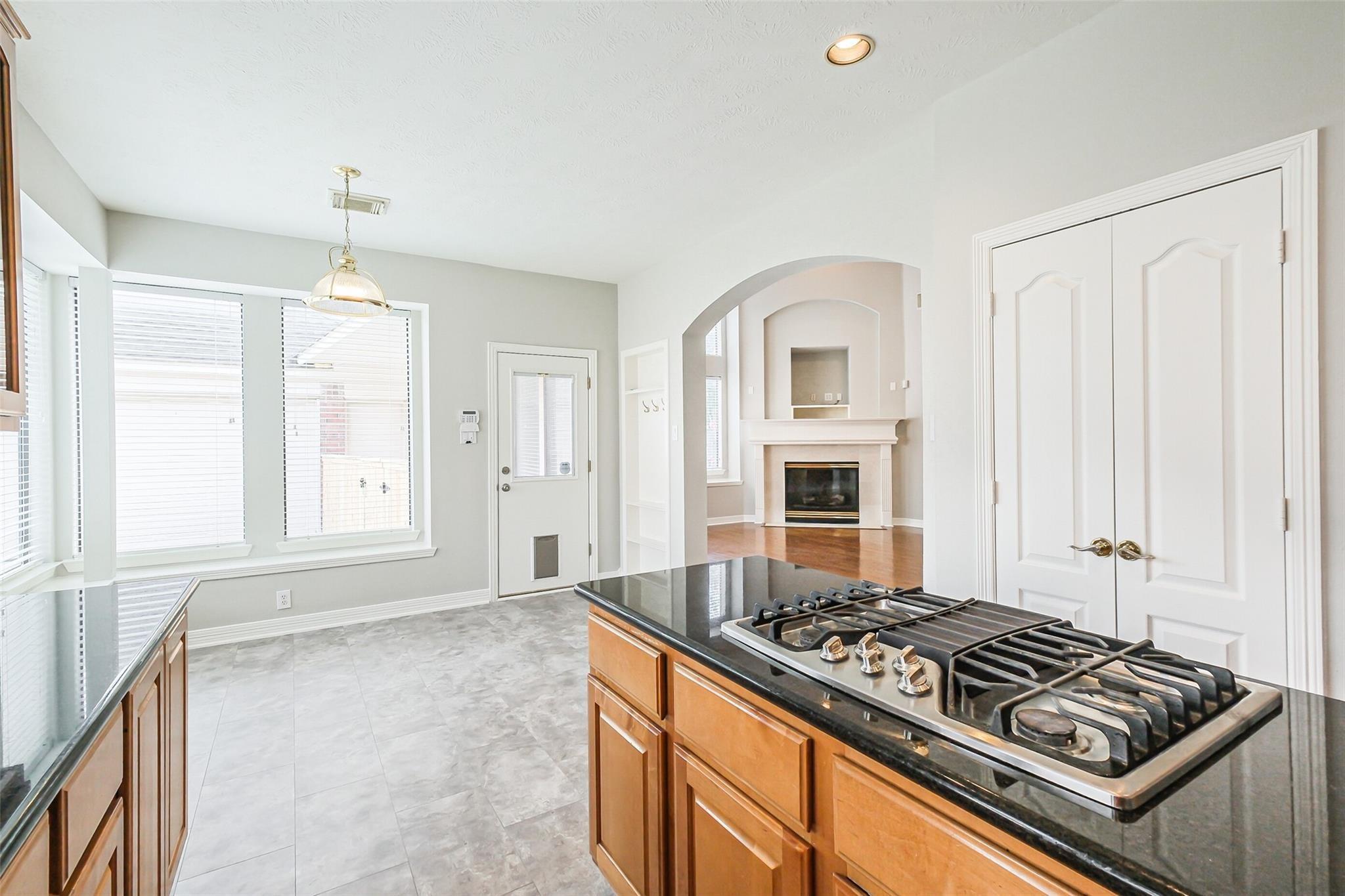 12207 Salmon Creek