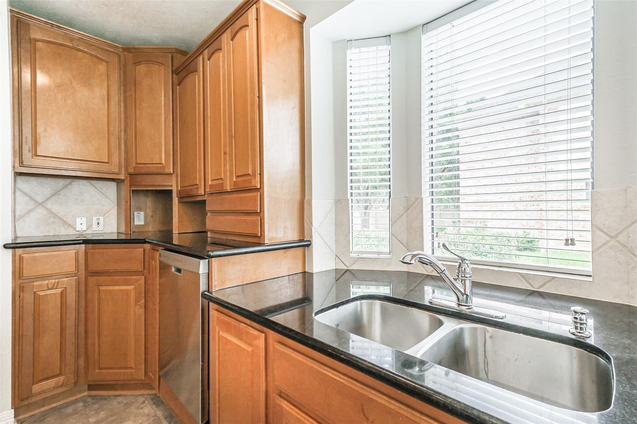 12207 Salmon Creek