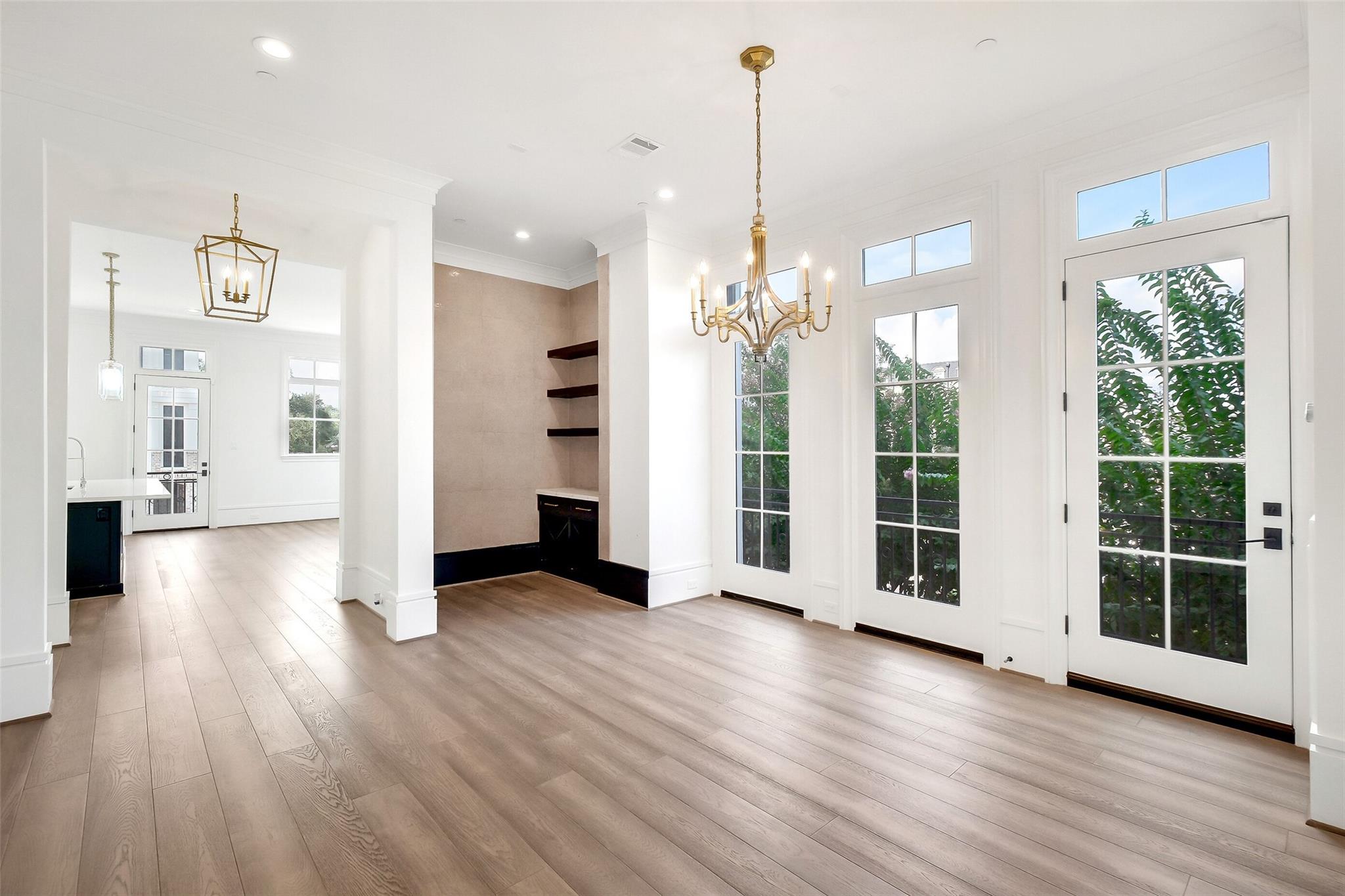 39 Crain Square Boulevard