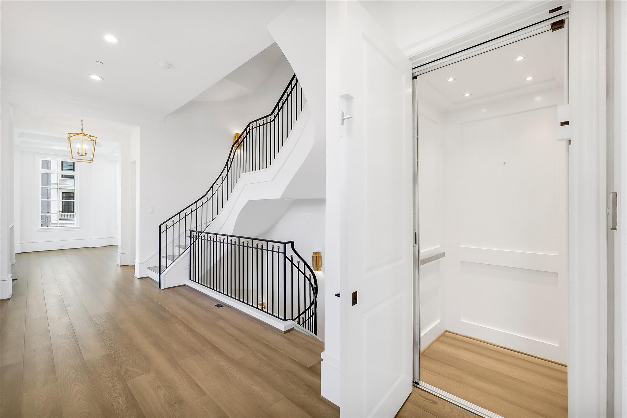 39 Crain Square Boulevard