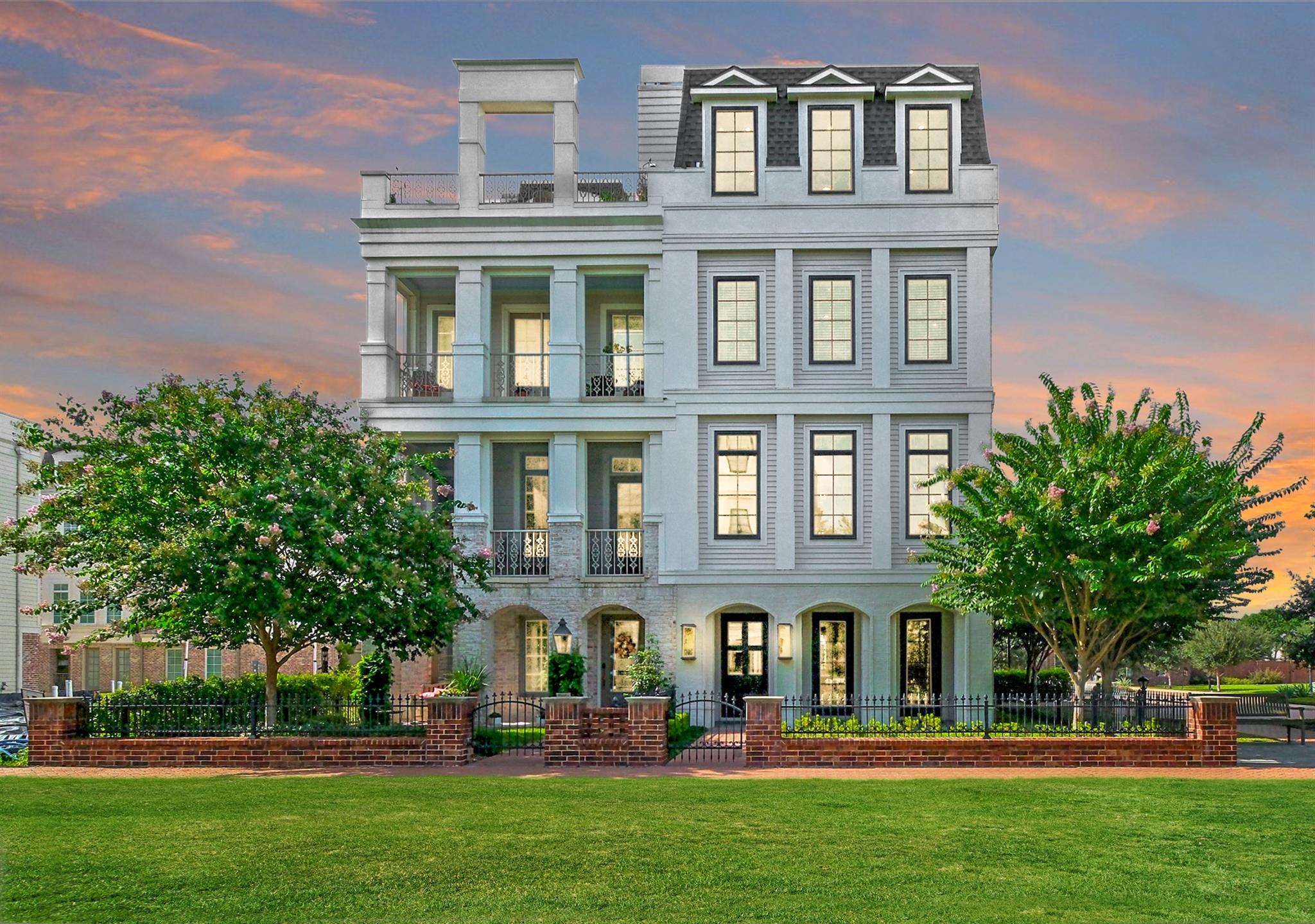 39 Crain Square Boulevard