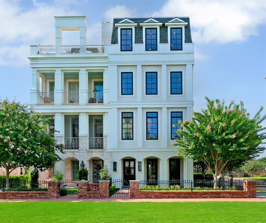 39 Crain Square Boulevard