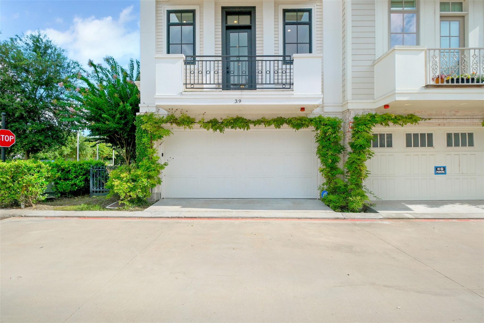 39 Crain Square Boulevard