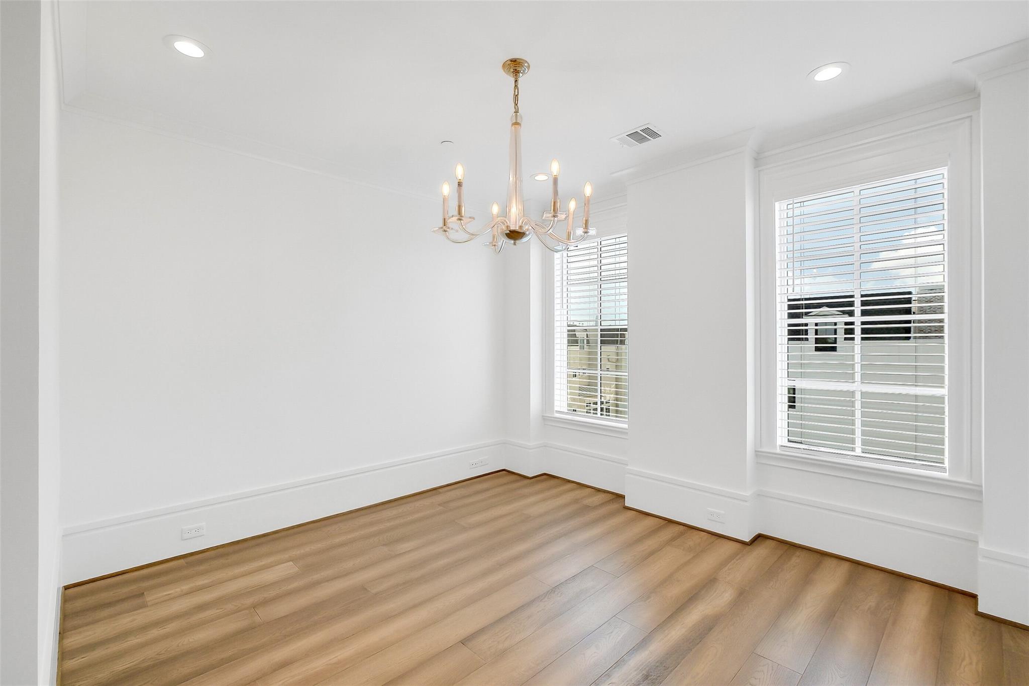 39 Crain Square Boulevard