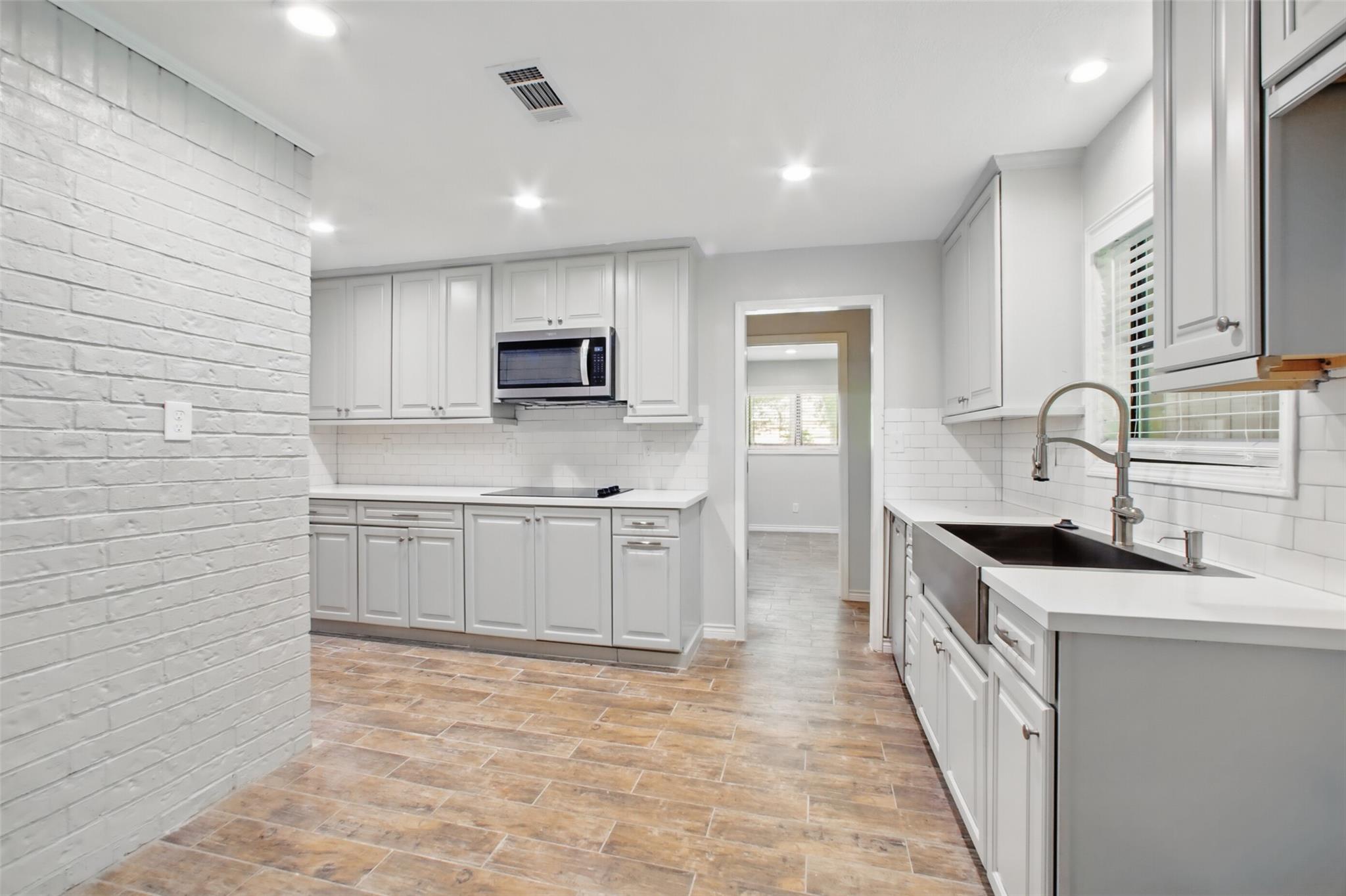290 Maple Lane