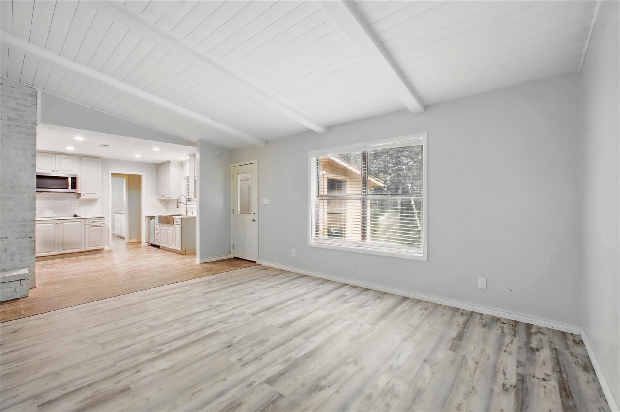 290 Maple Lane
