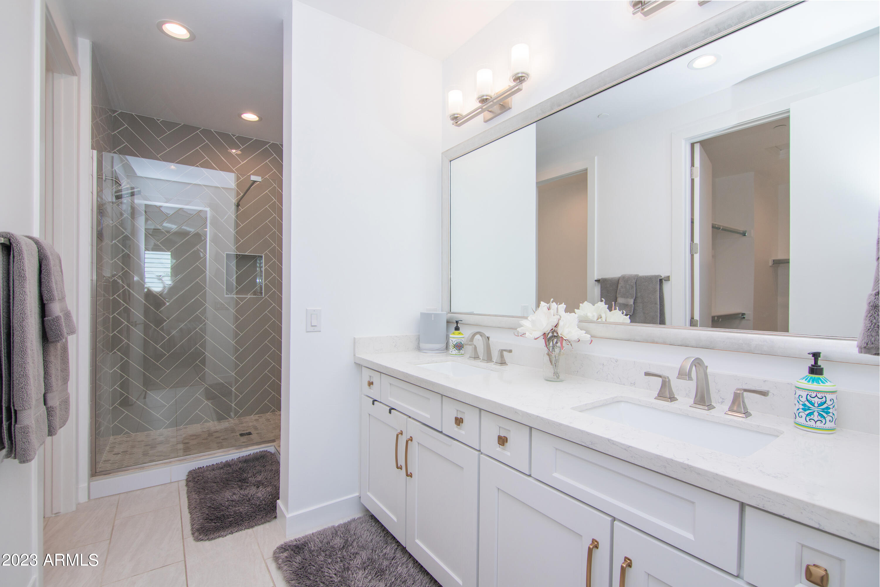 3200 N 39TH Street, 23
