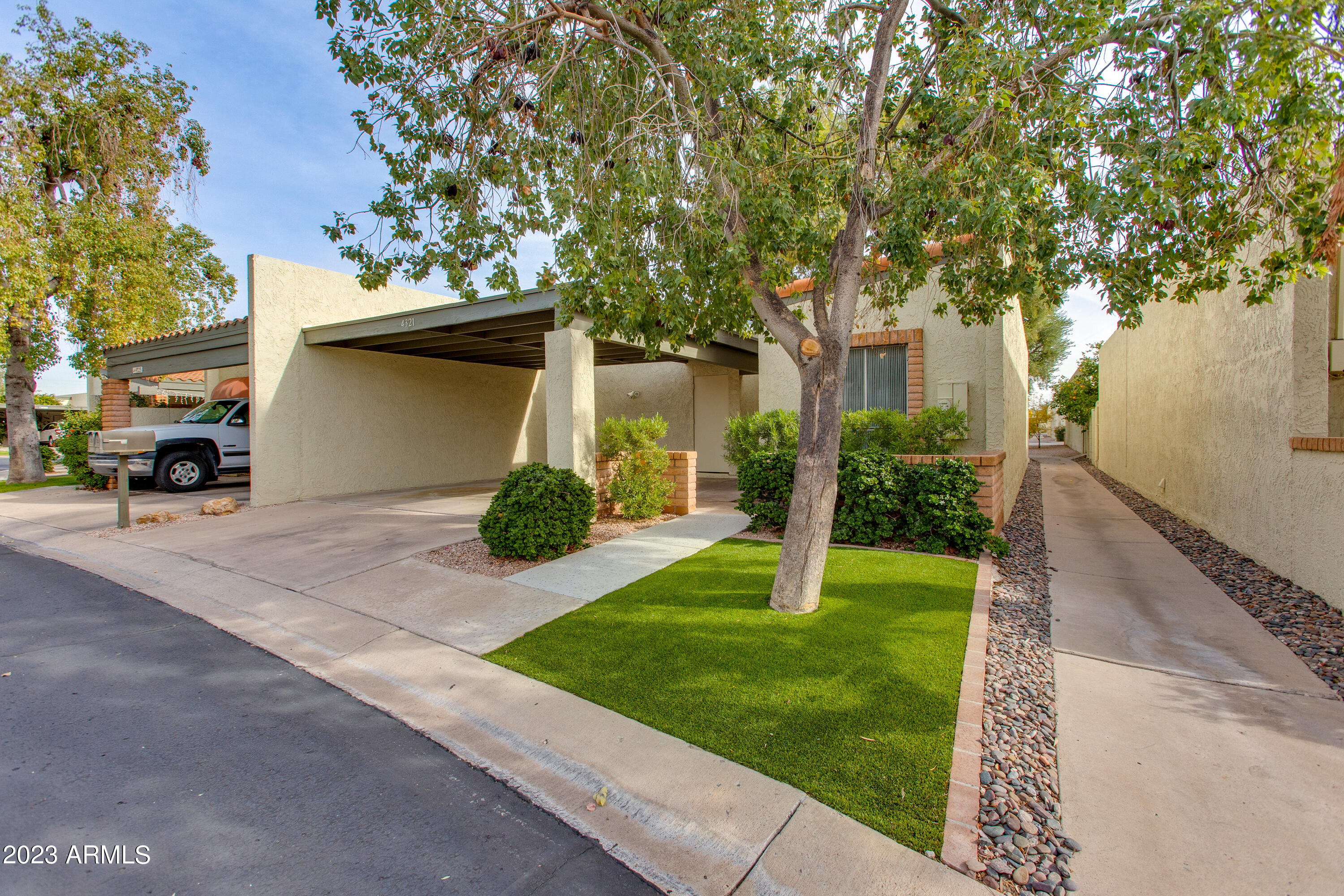 4321 N 28TH Way
