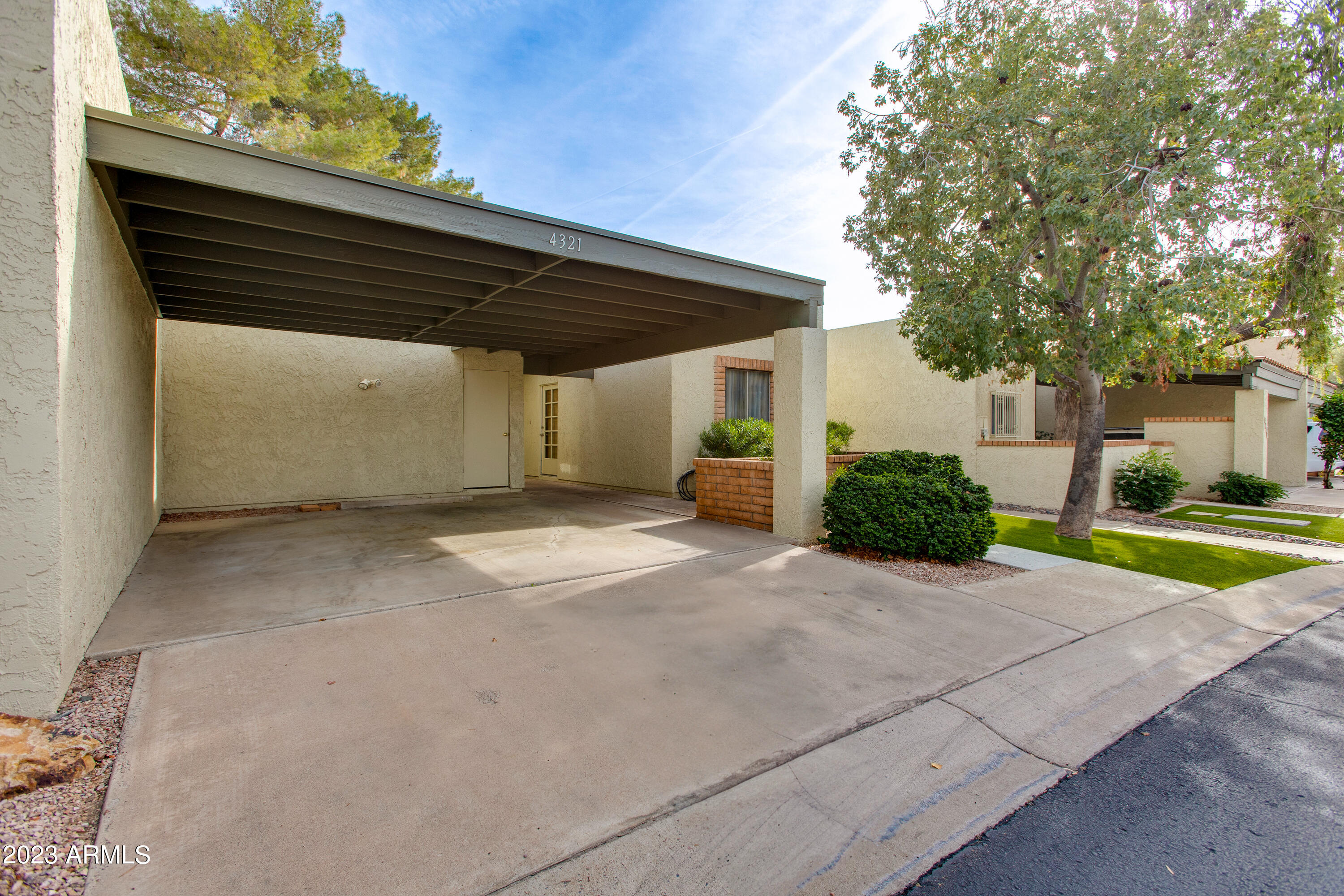 4321 N 28TH Way