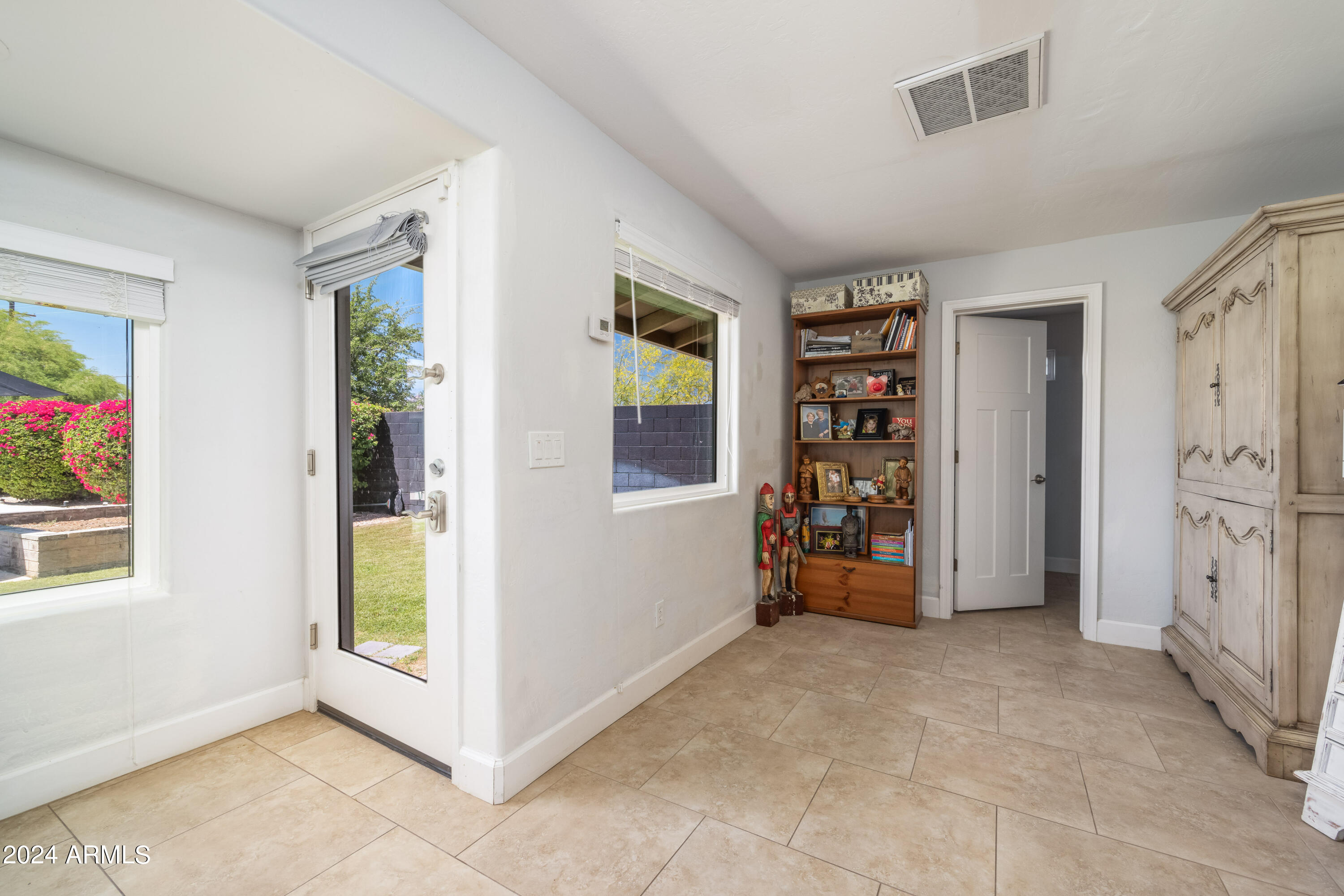 5221 N 34TH Place