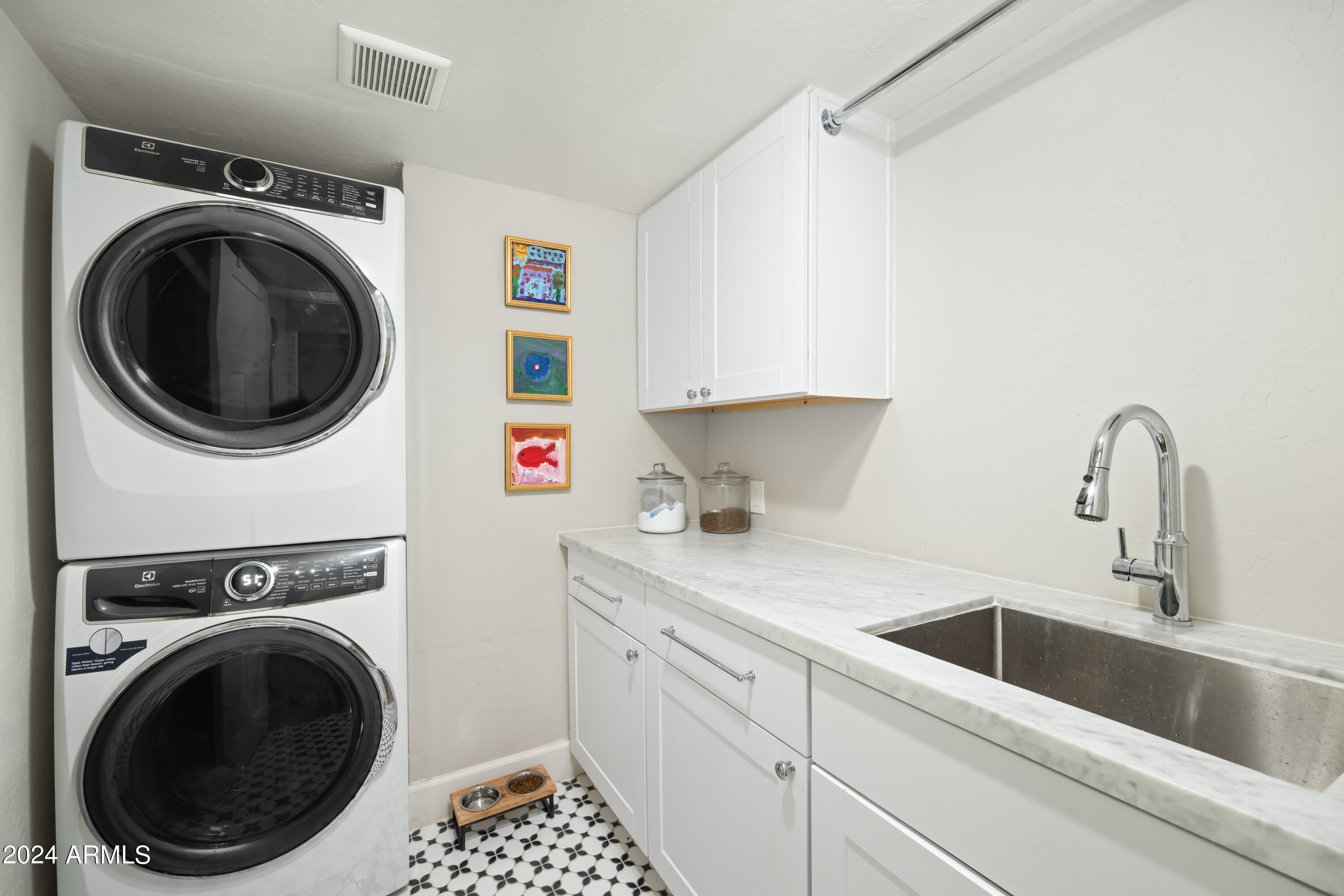 5221 N 34TH Place