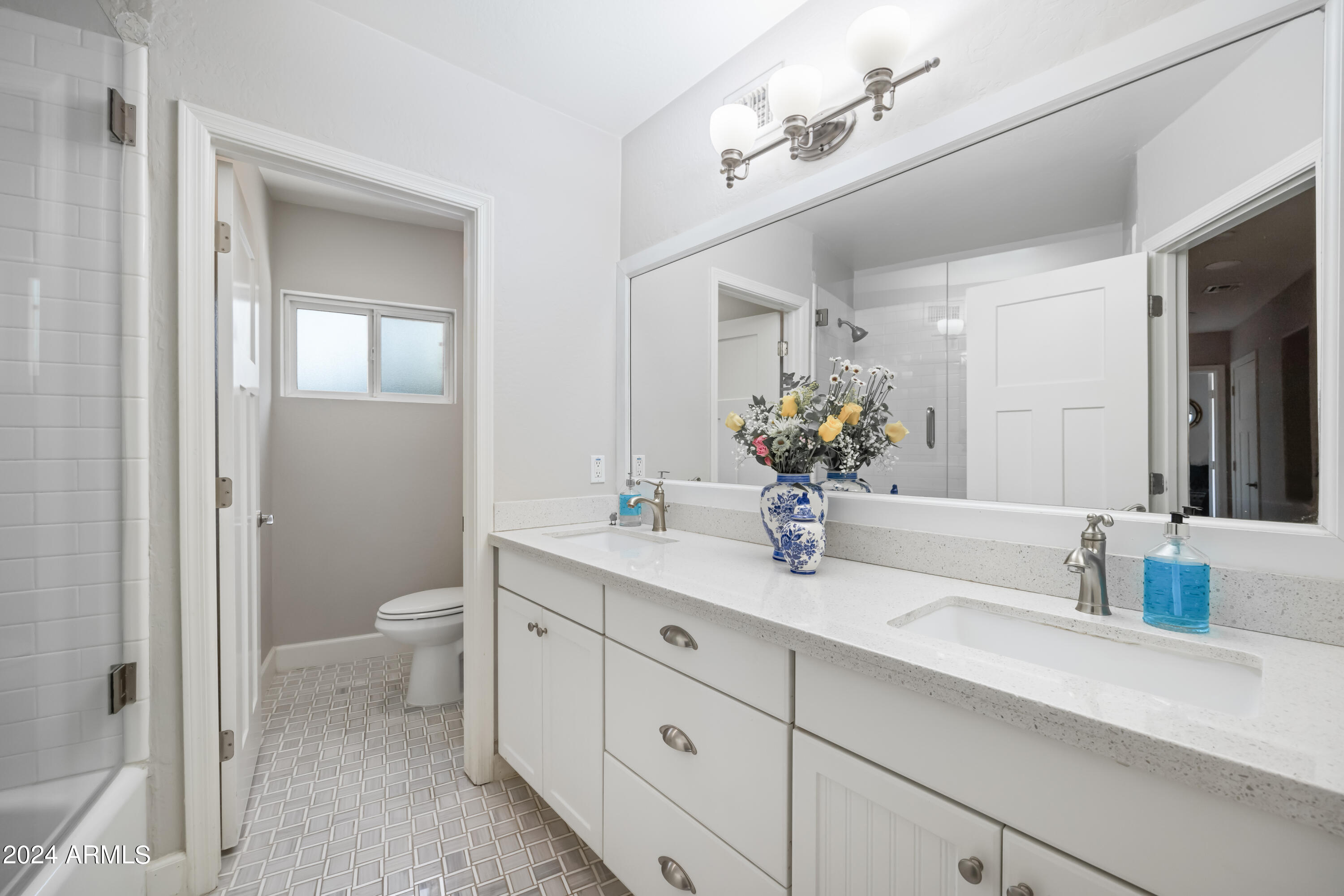 5221 N 34TH Place