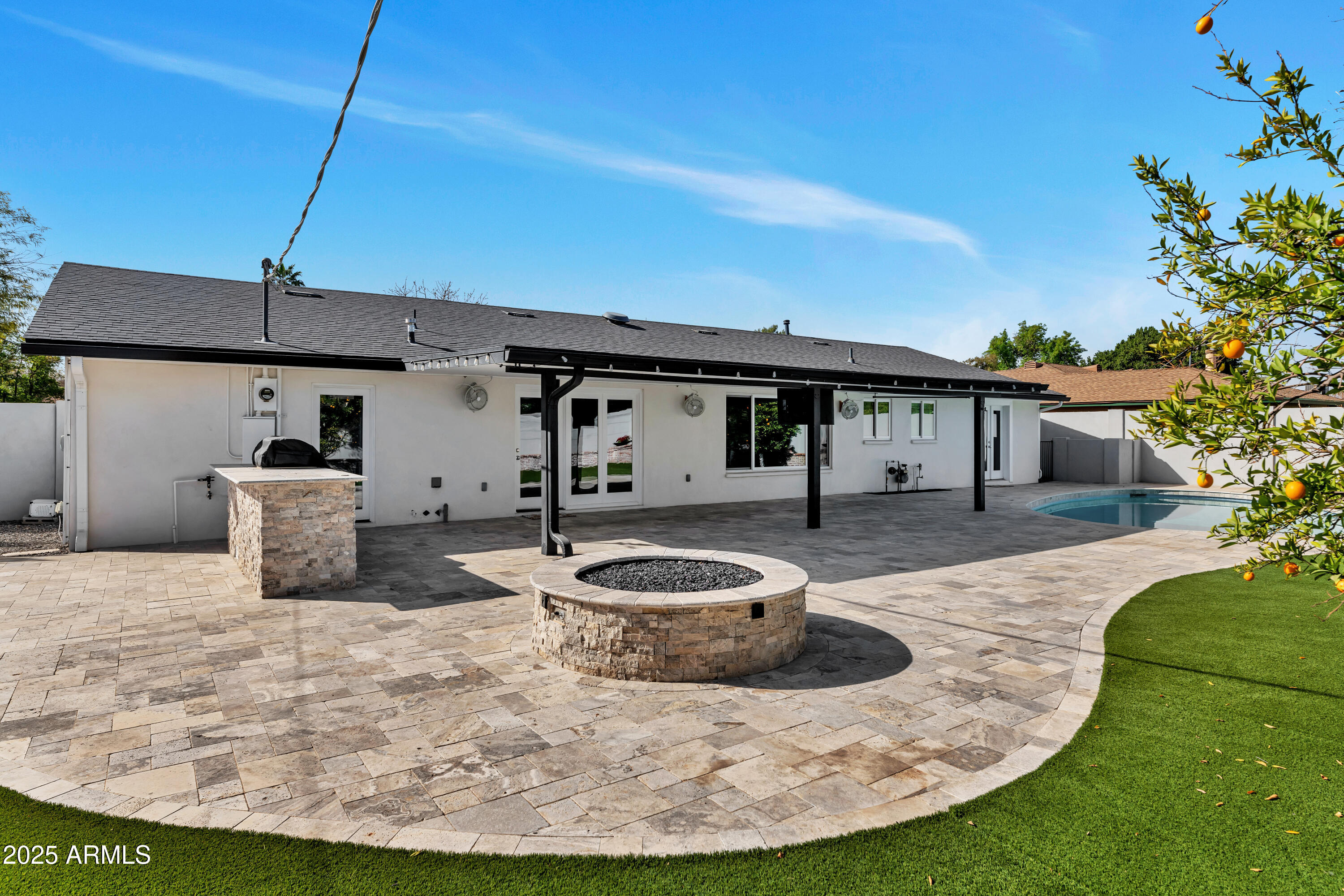 3526 E ELM Street
