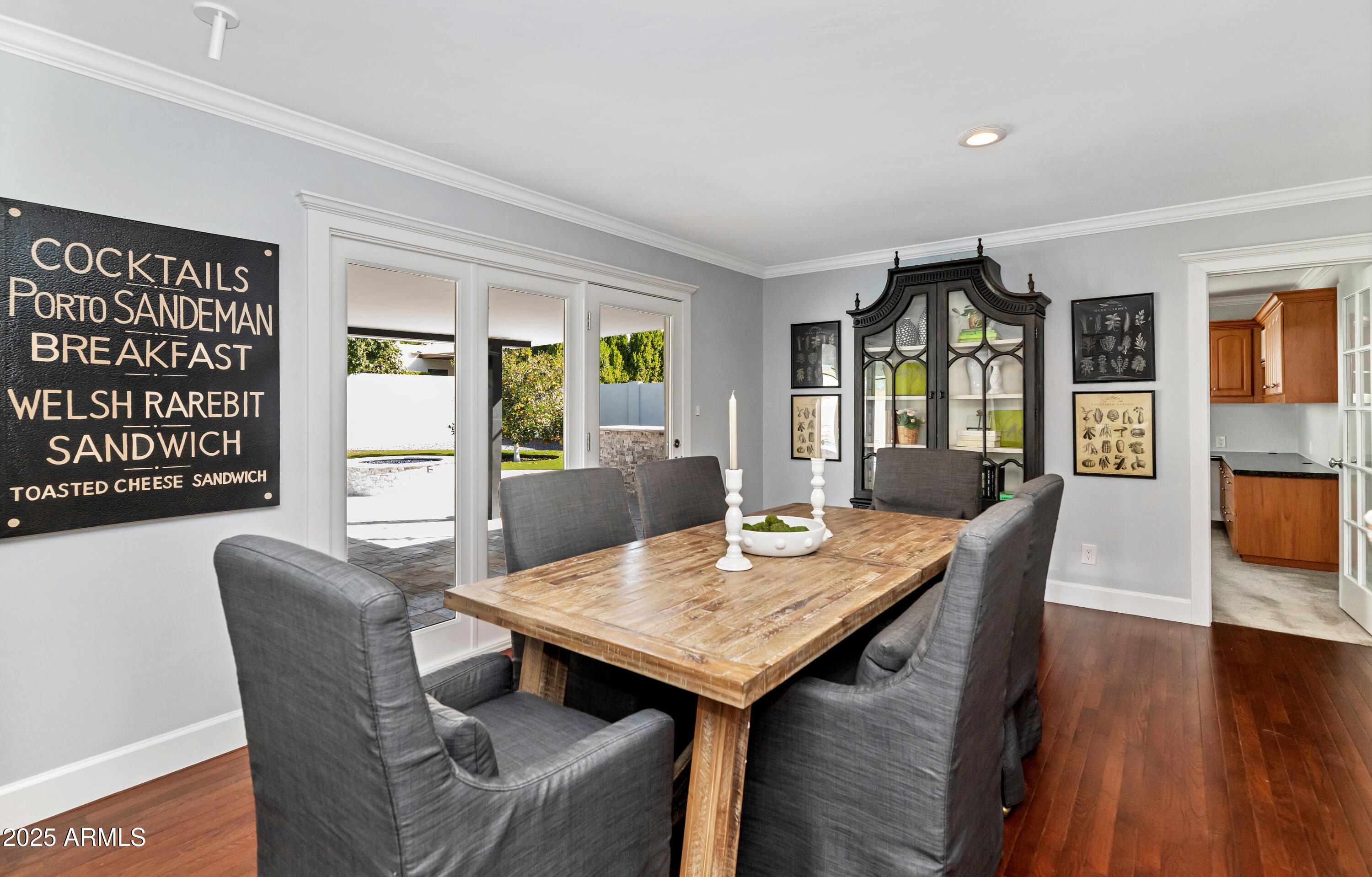3526 E ELM Street