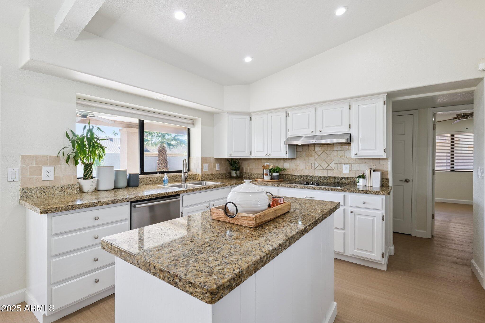 15 E KATHLEEN Road
