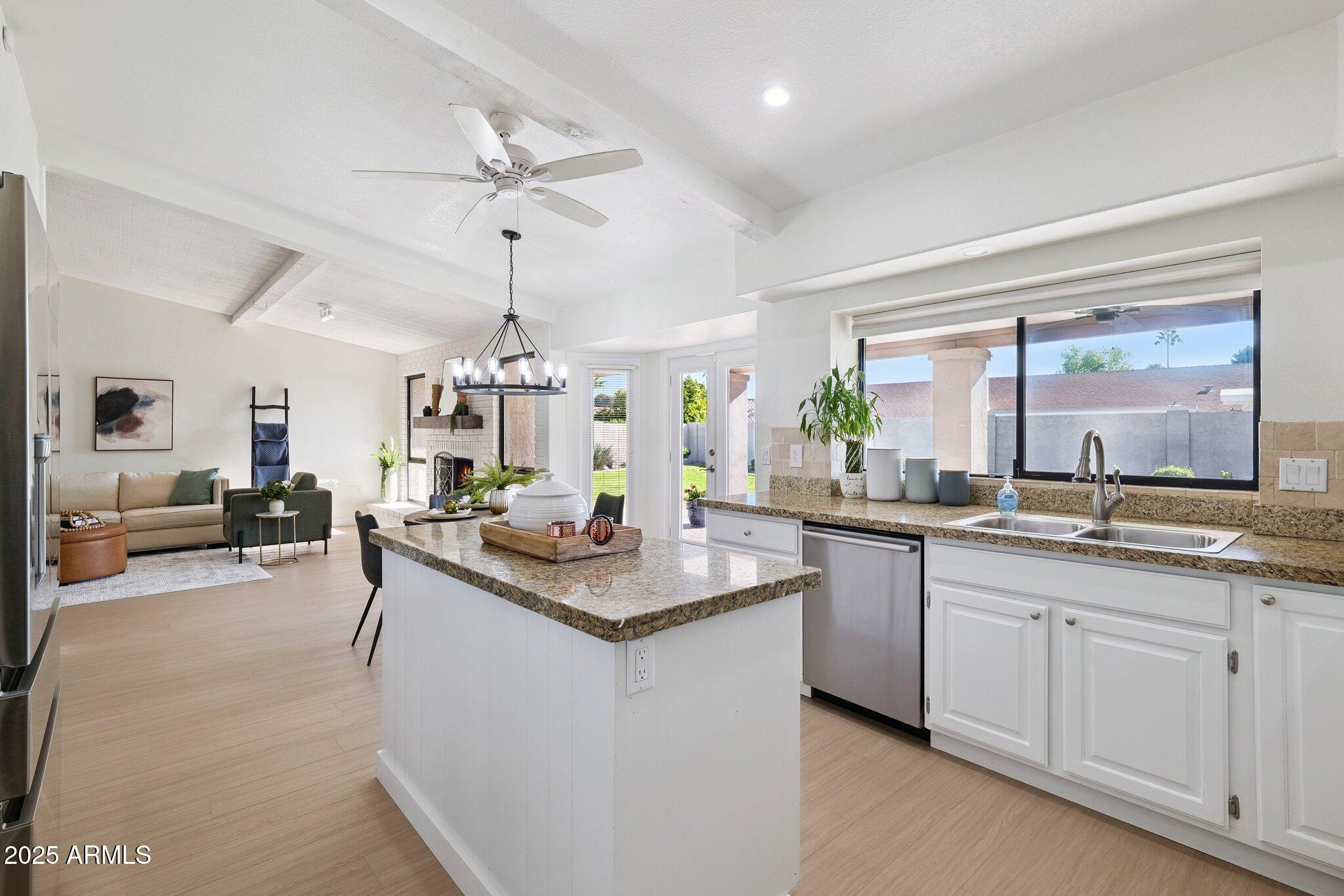 15 E KATHLEEN Road
