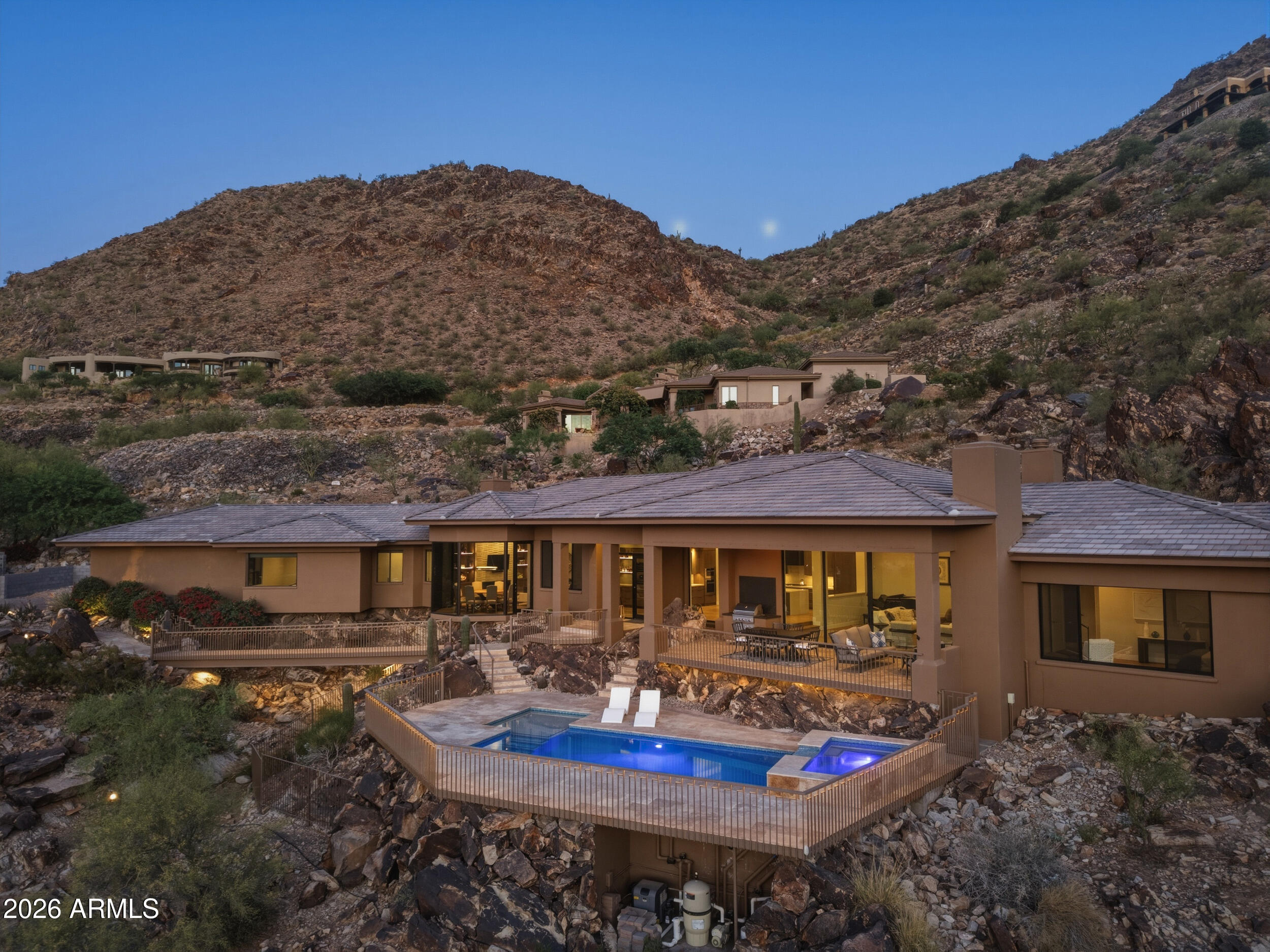 5411 E ROADRUNNER Road