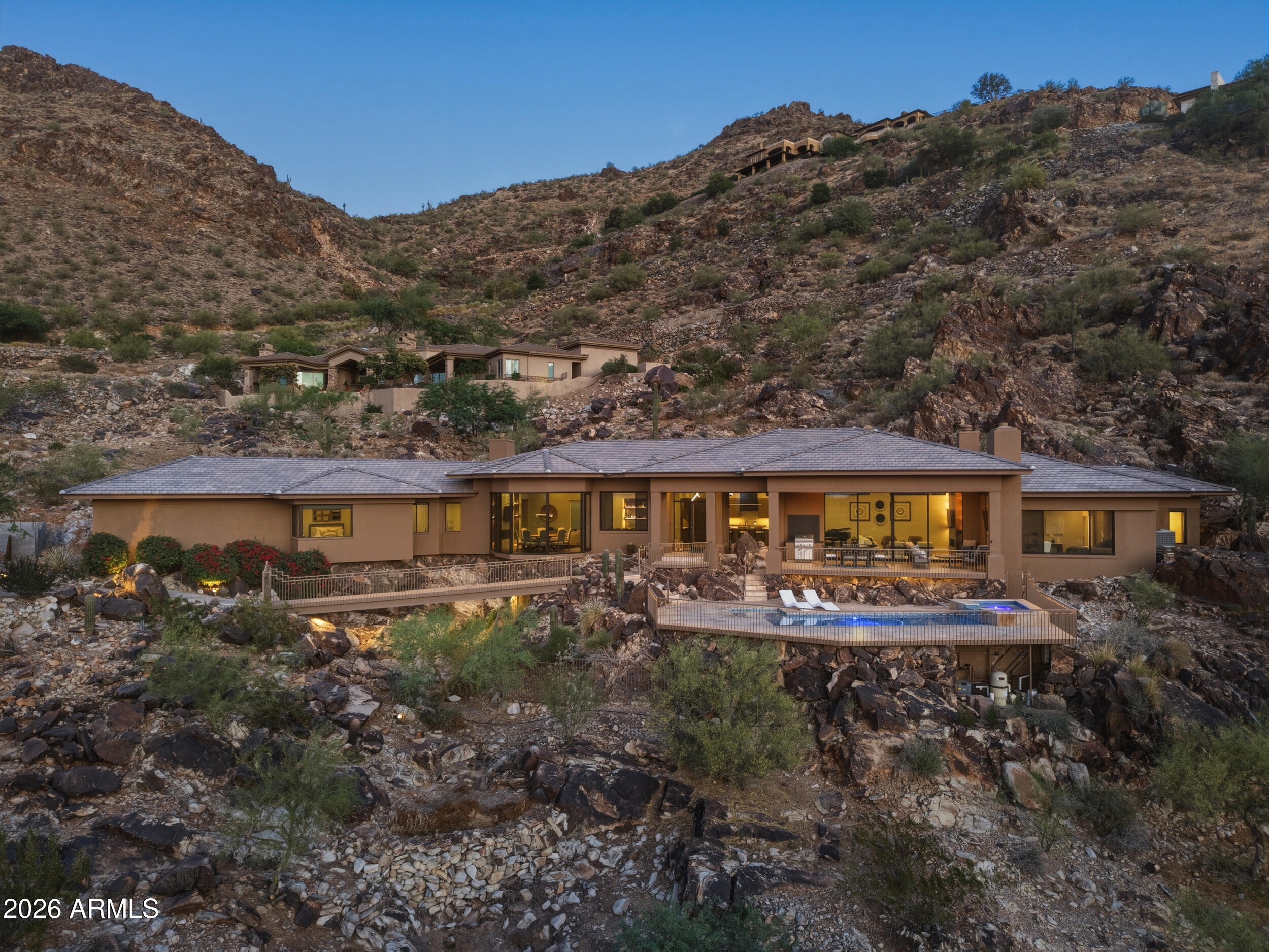 5411 E ROADRUNNER Road