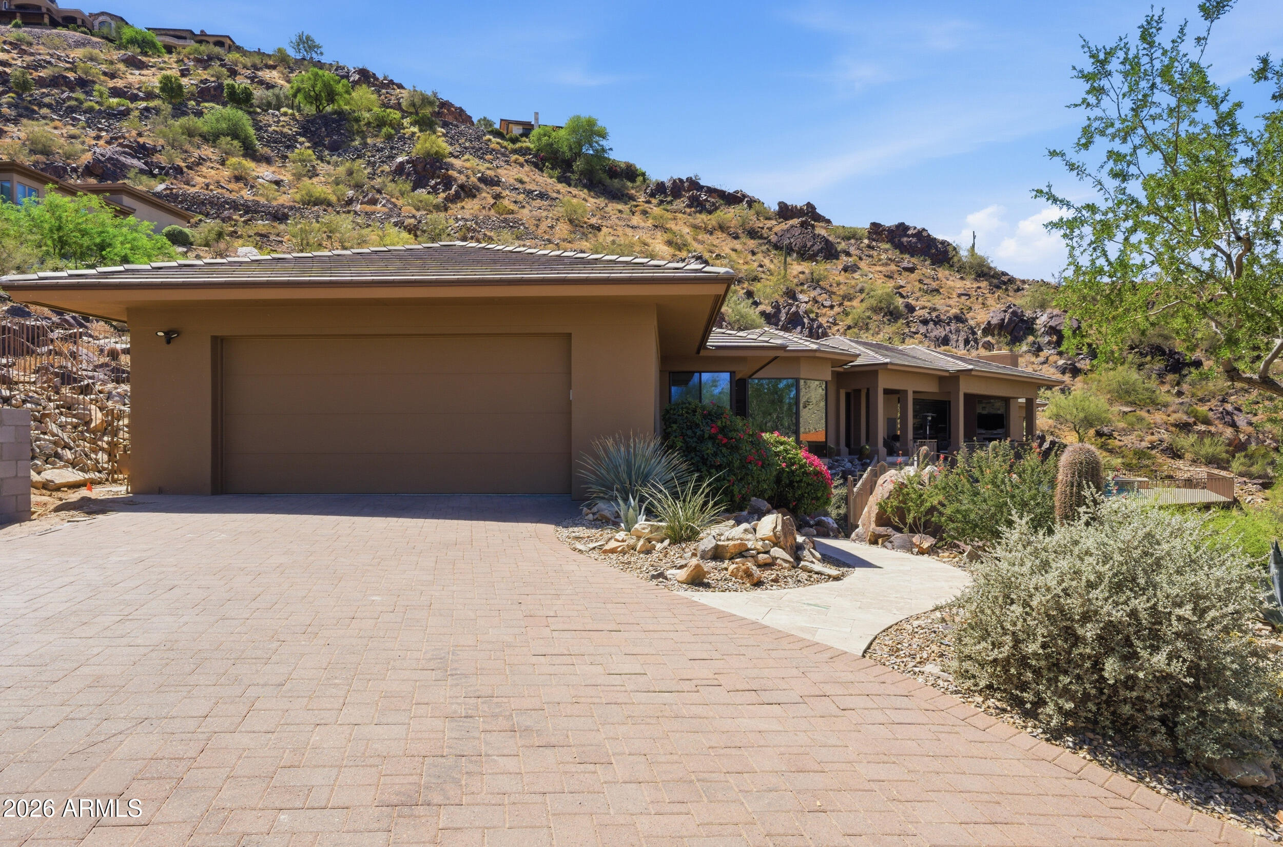 5411 E ROADRUNNER Road