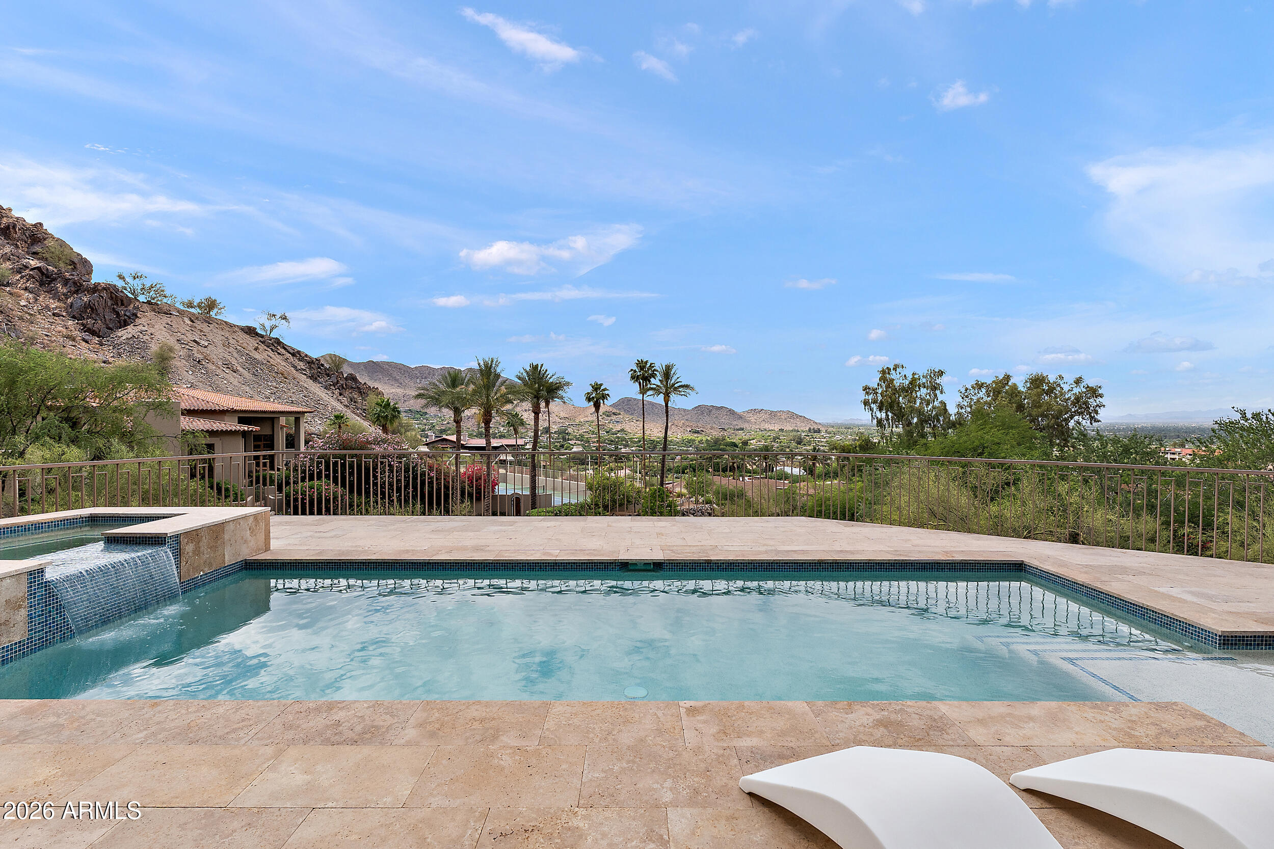 5411 E ROADRUNNER Road