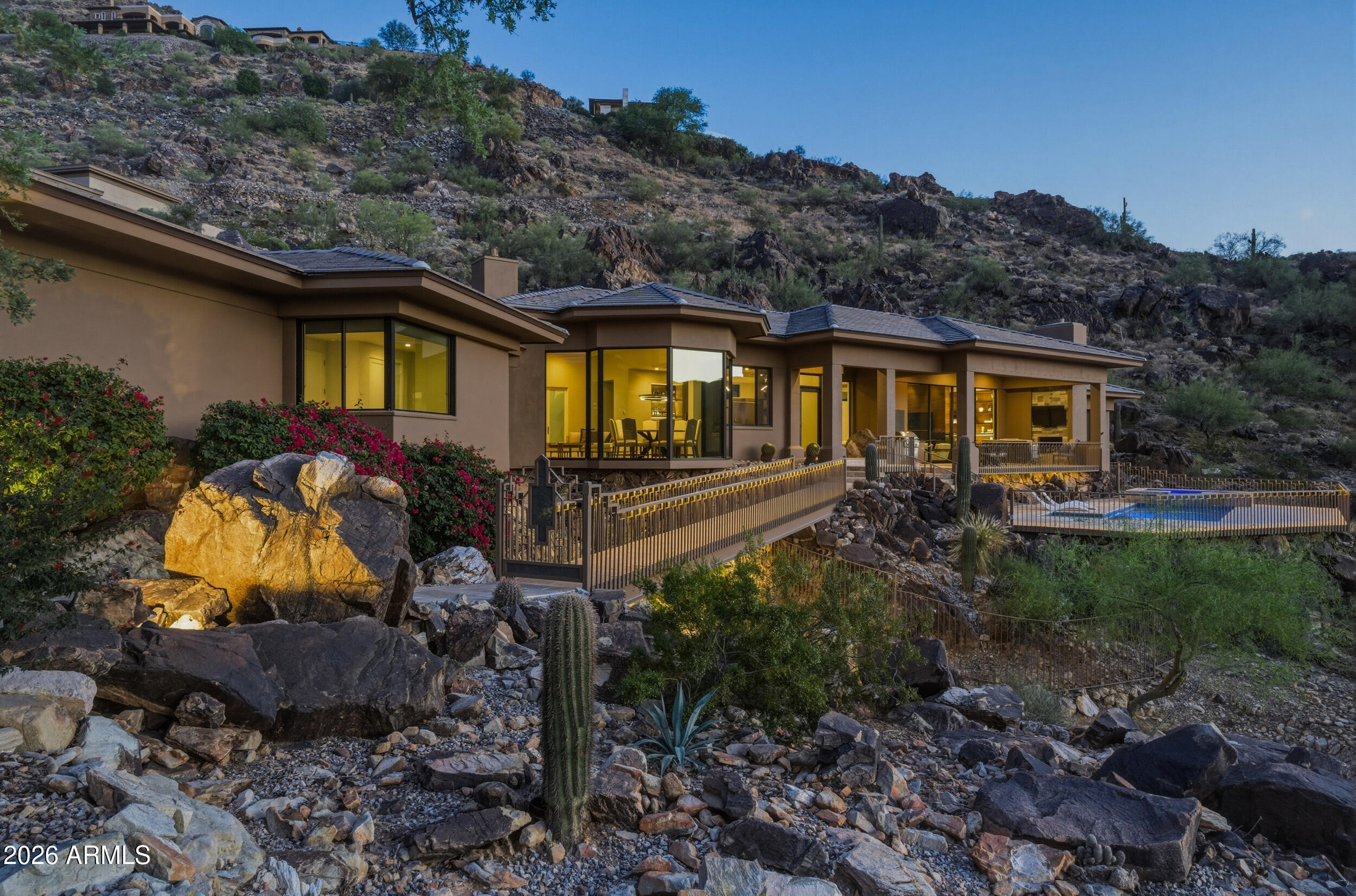 5411 E ROADRUNNER Road