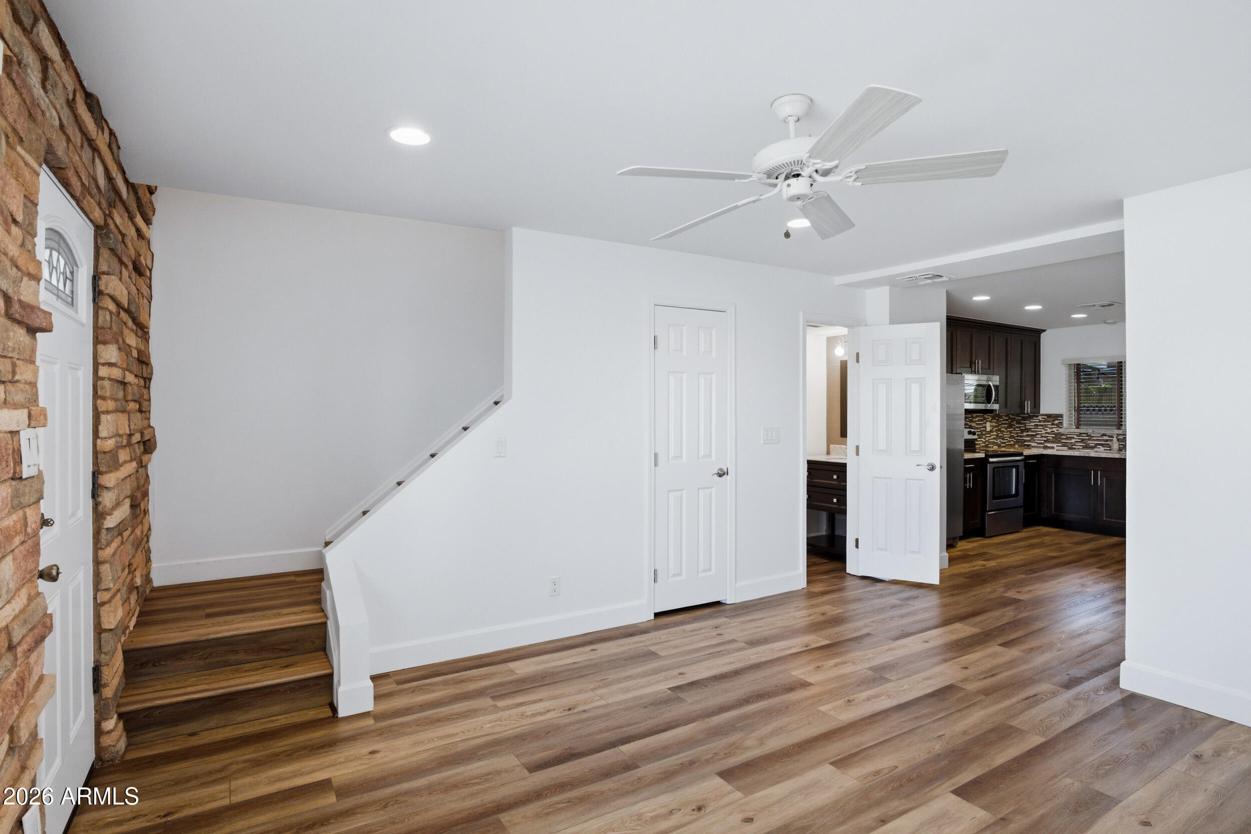 5805 N GRANITE REEF Road