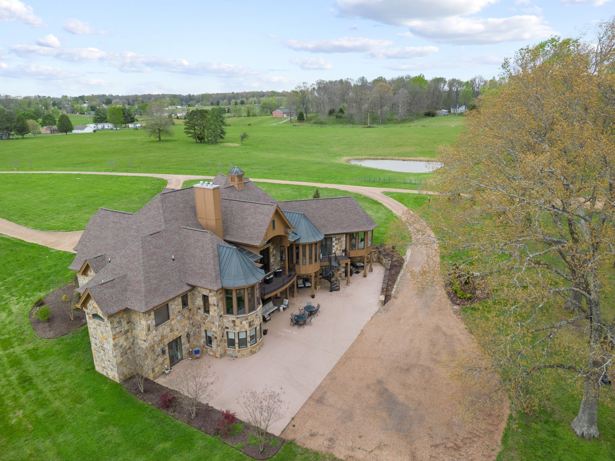 3747 Armstrong Rd