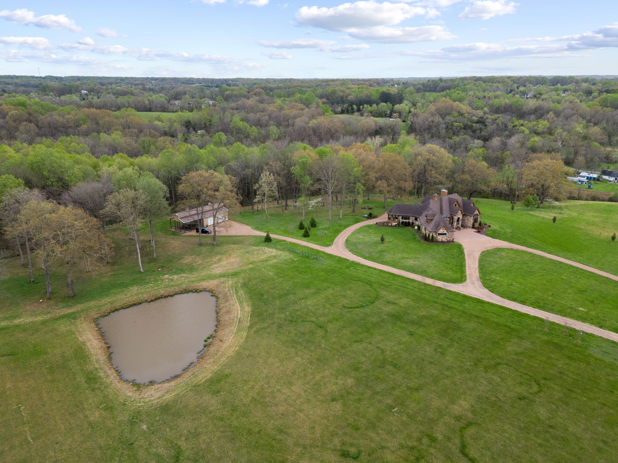 3747 Armstrong Rd