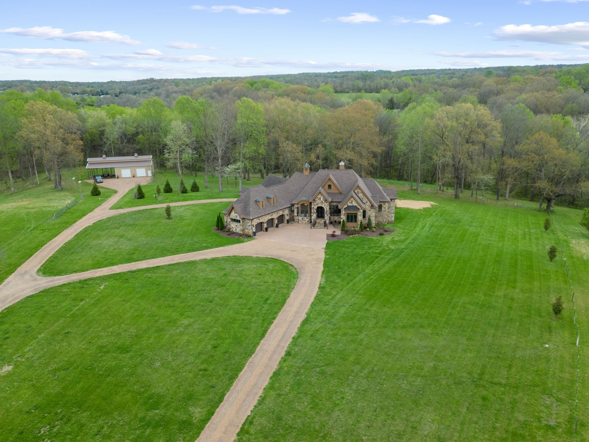 3747 Armstrong Rd