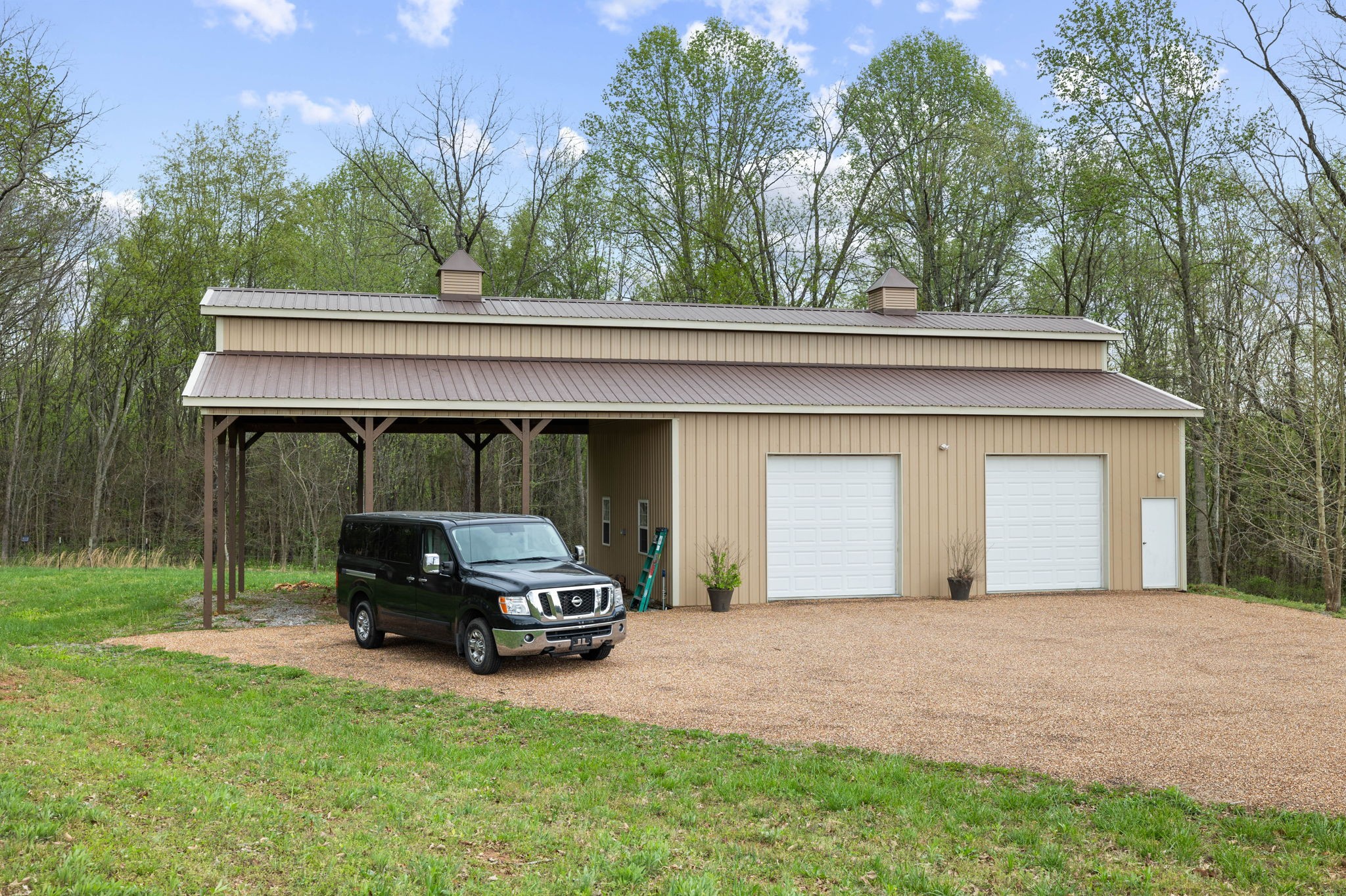 3747 Armstrong Rd