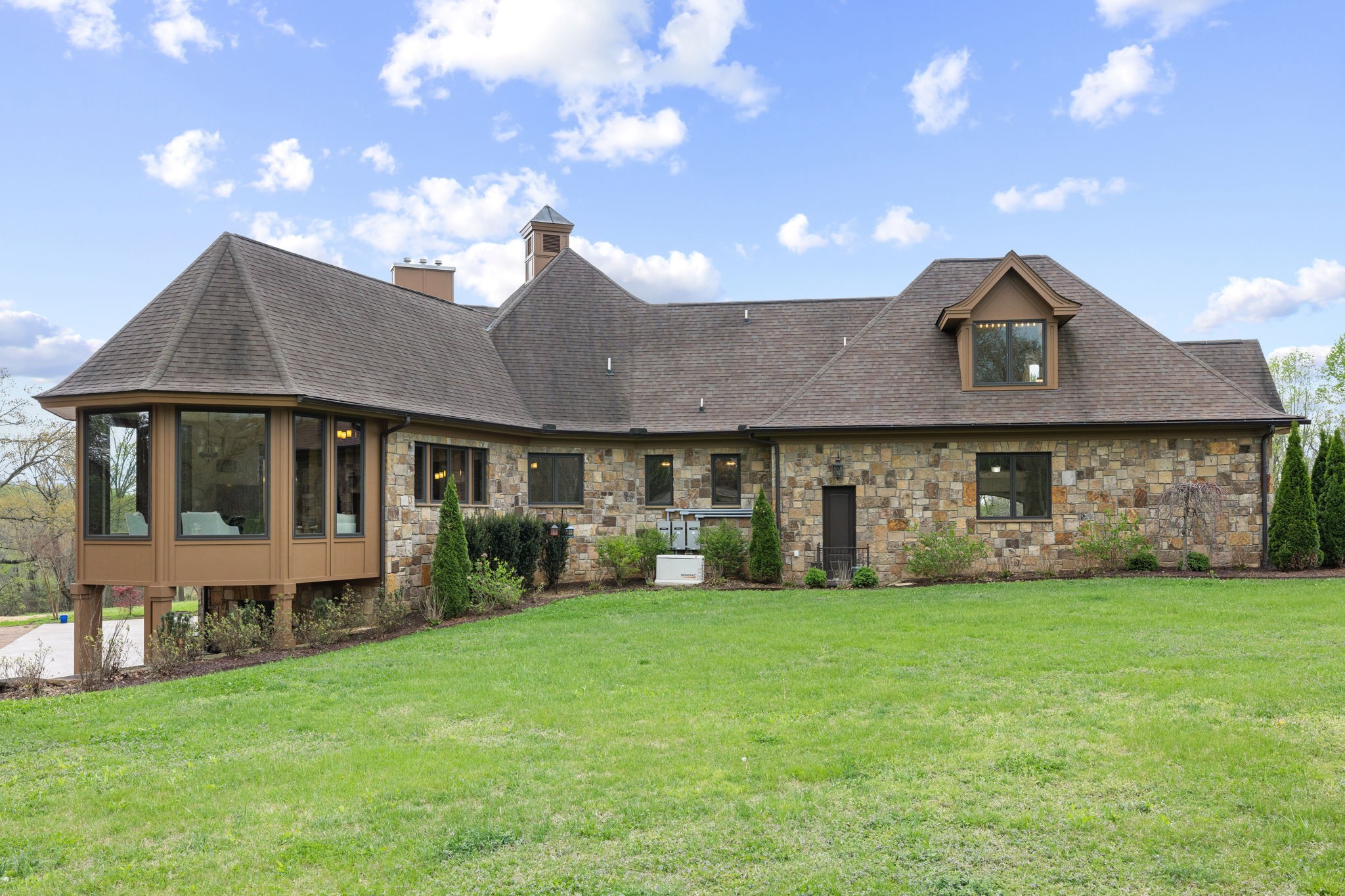 3747 Armstrong Rd