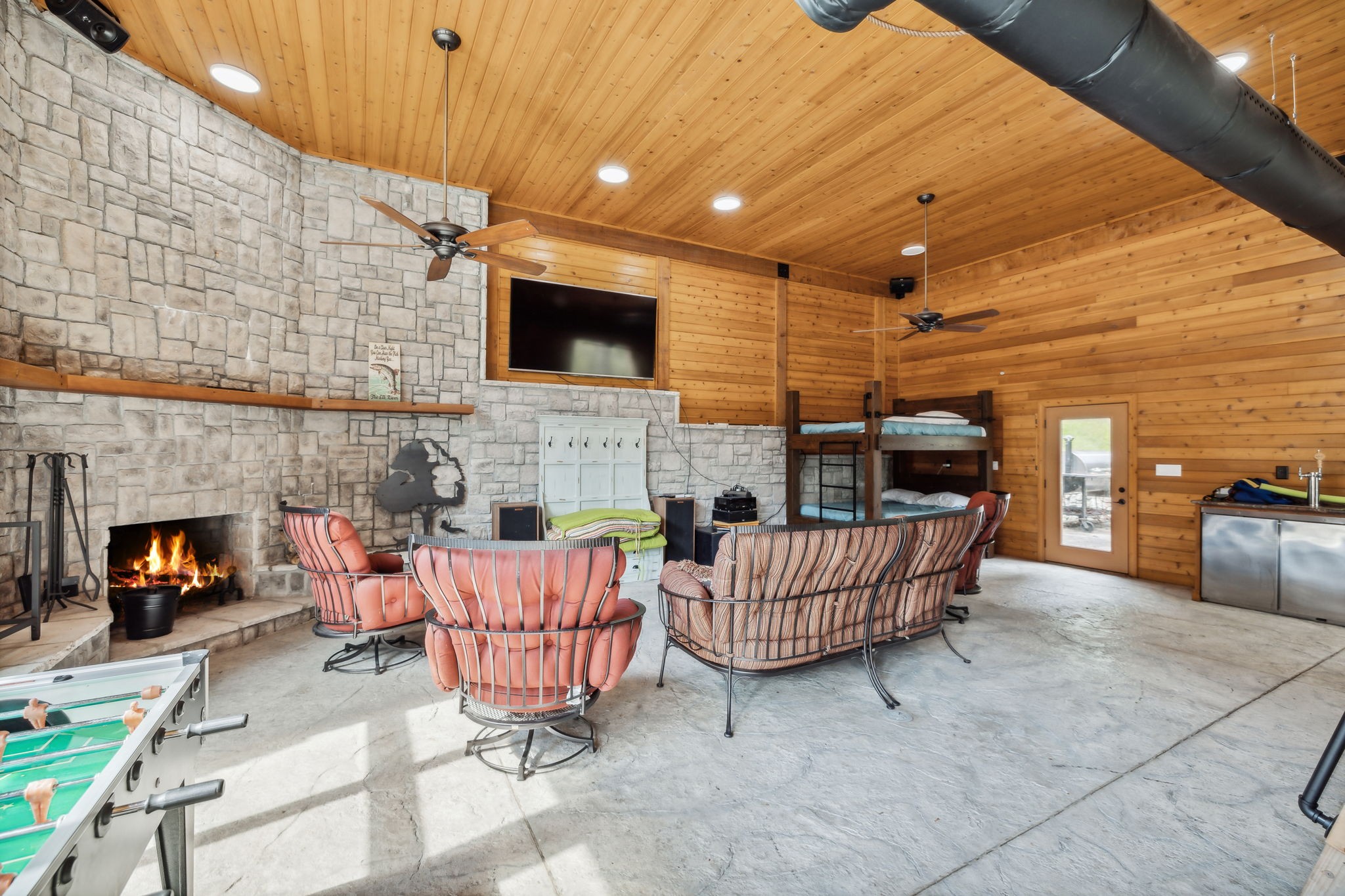 1657 Boswell Rd