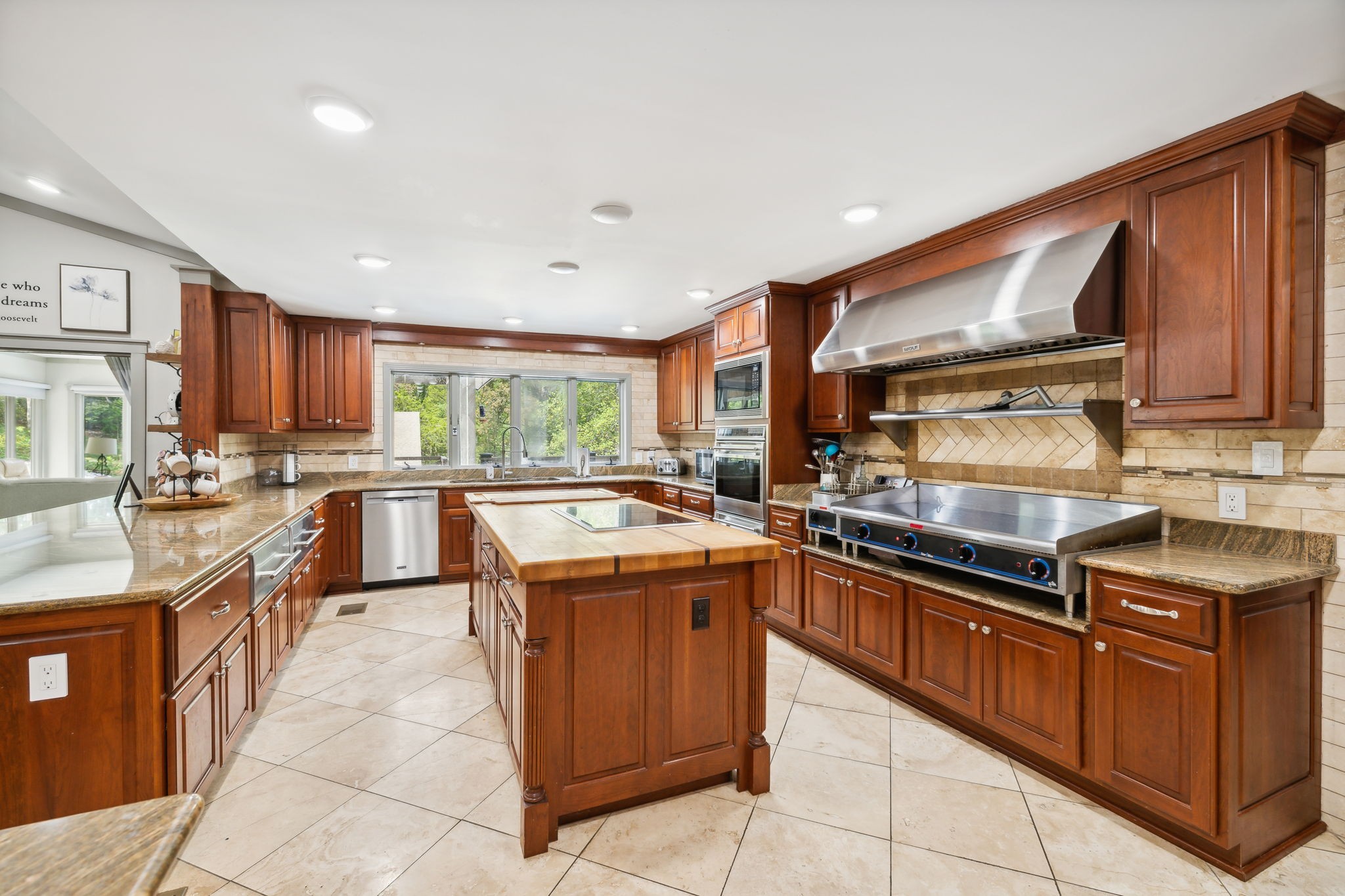 1657 Boswell Rd