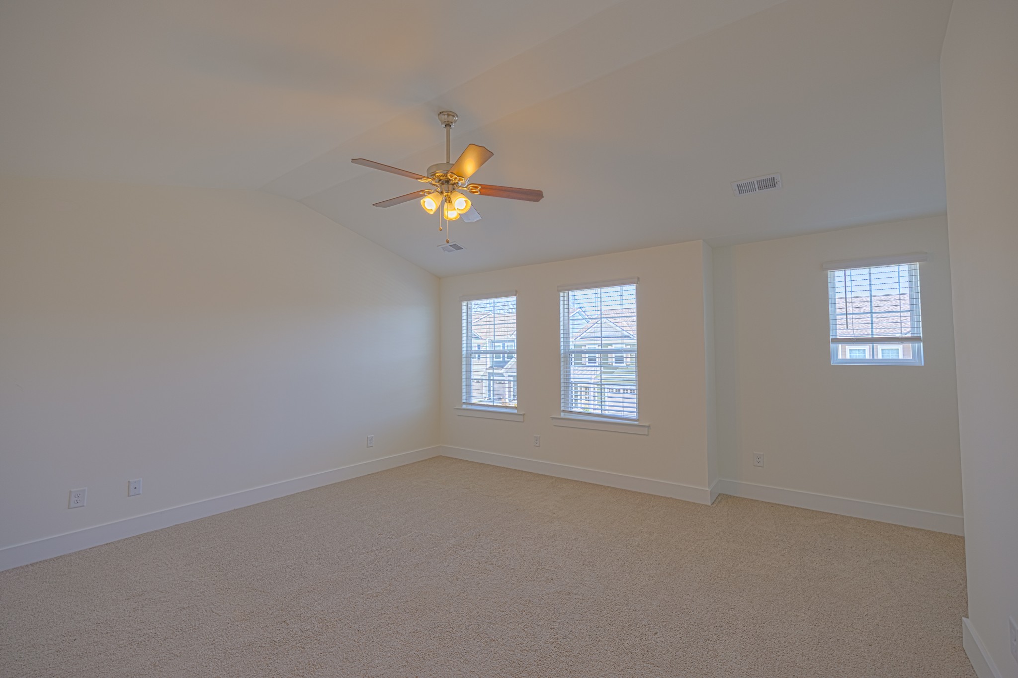 1049 Sweetleaf Dr