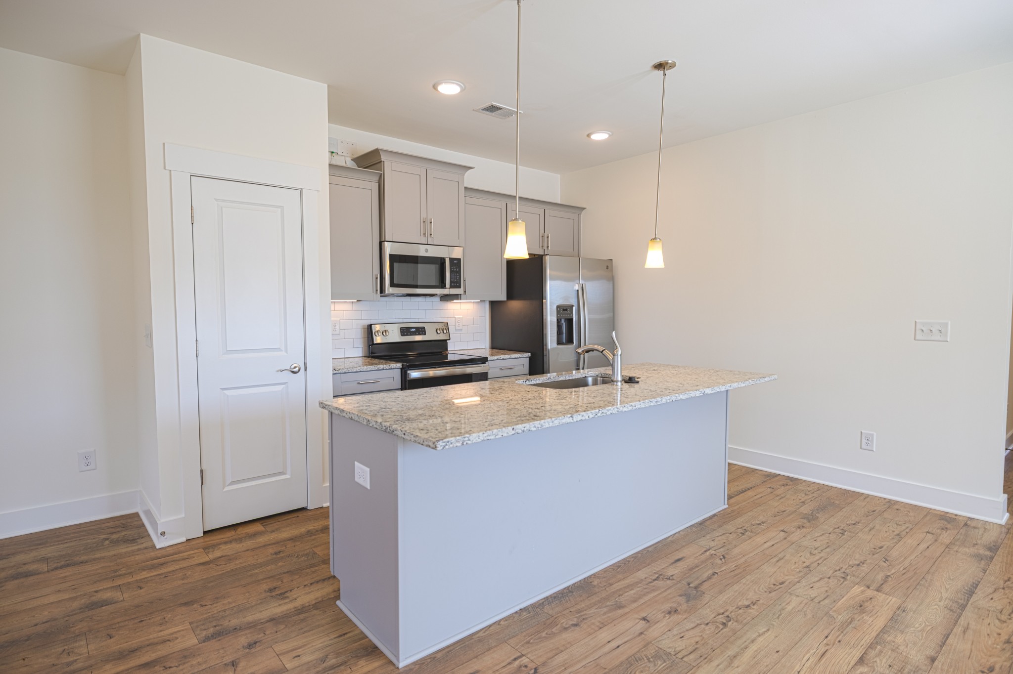 1049 Sweetleaf Dr