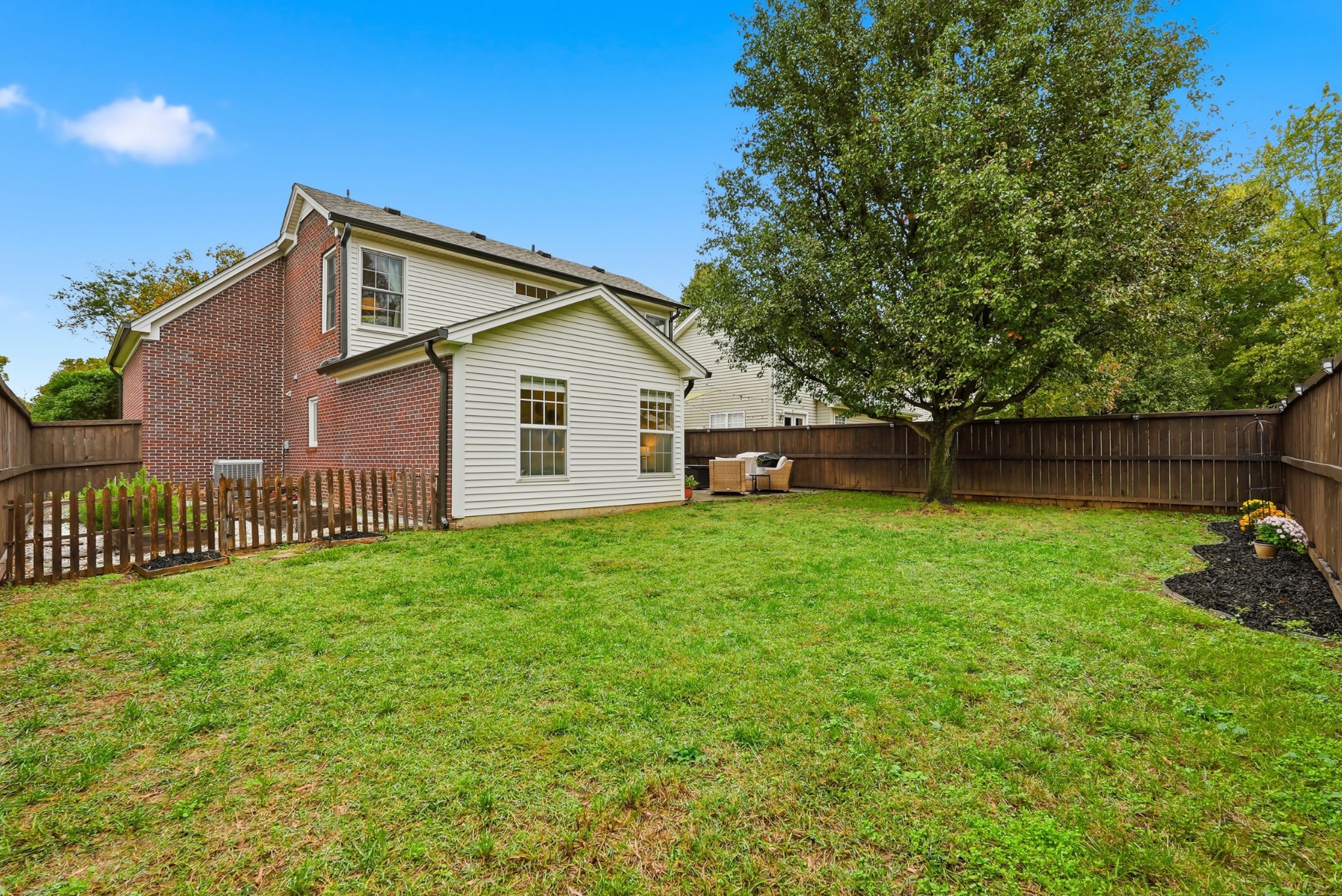 3239 Gardendale Dr