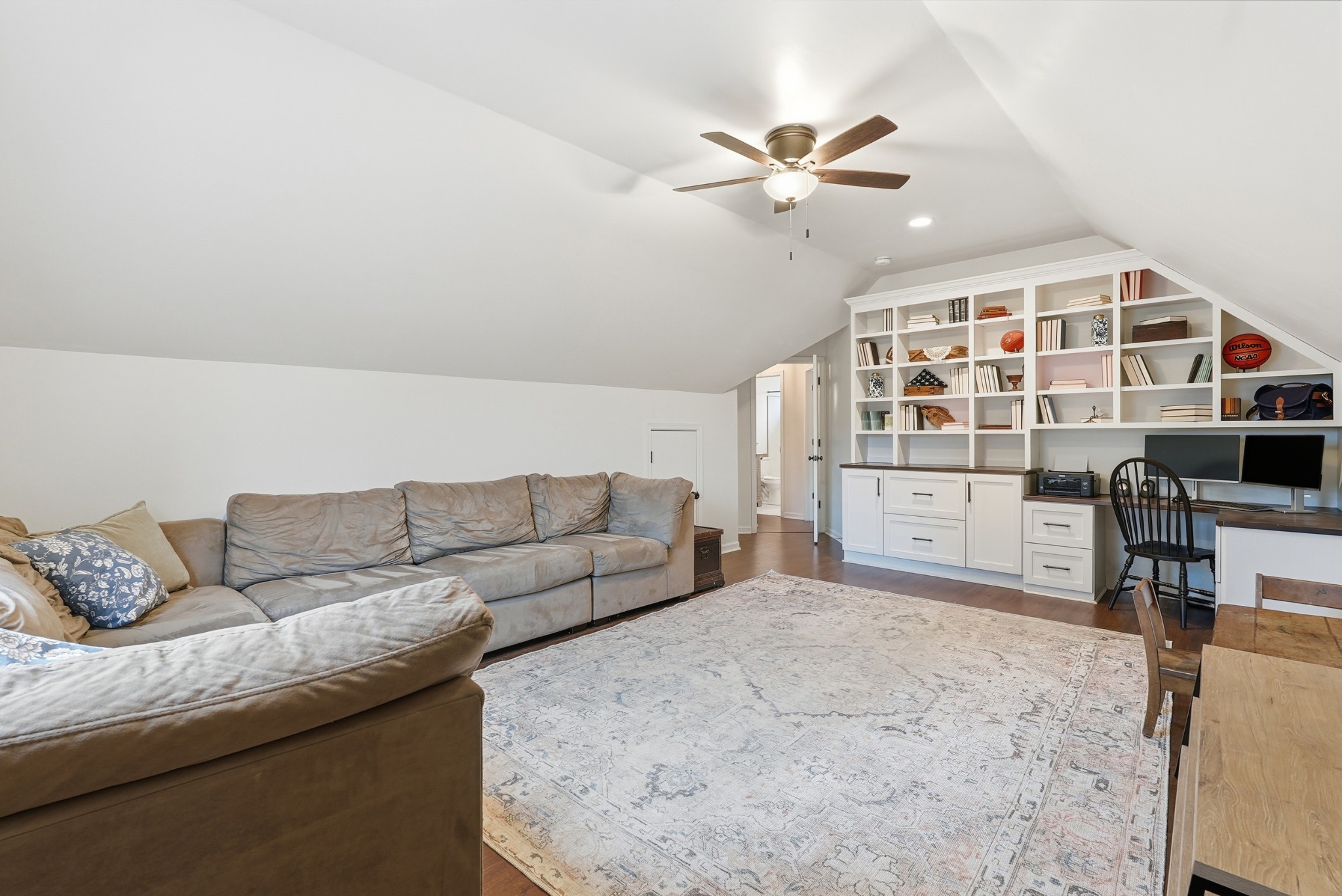 3239 Gardendale Dr