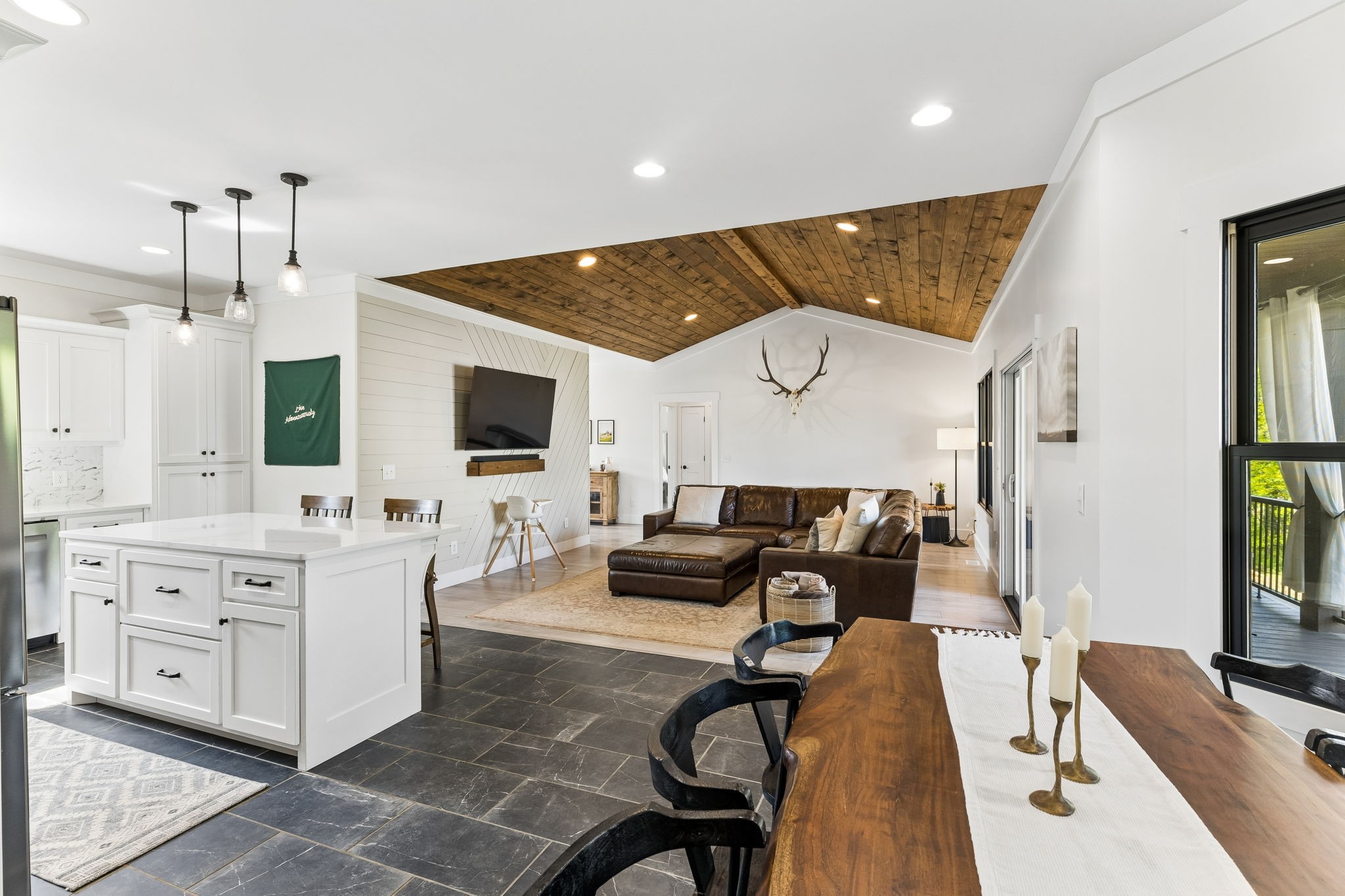 1201 Heelstone Ct