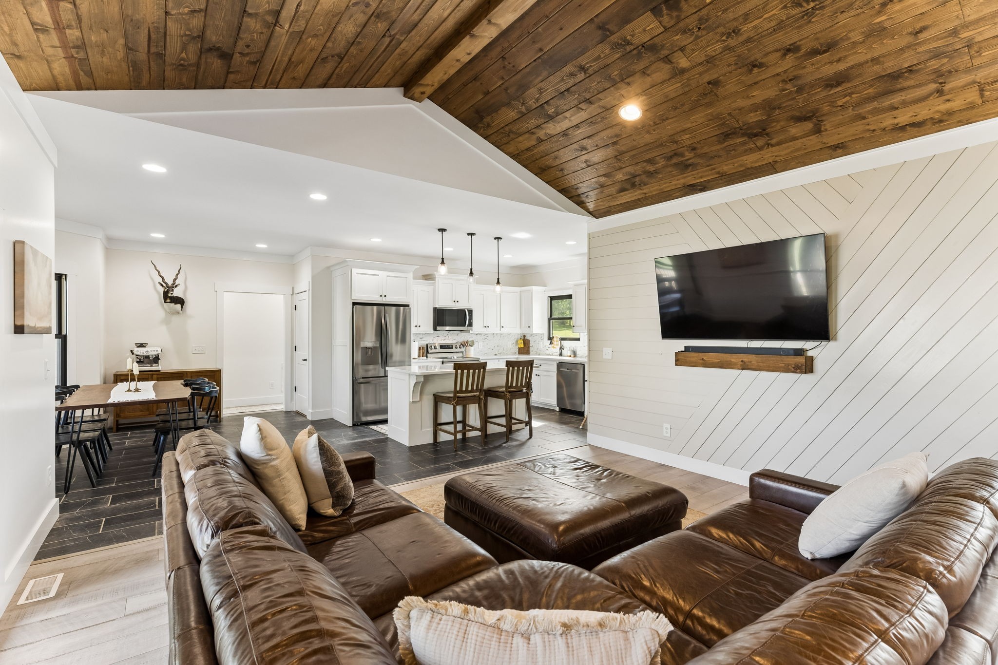 1201 Heelstone Ct