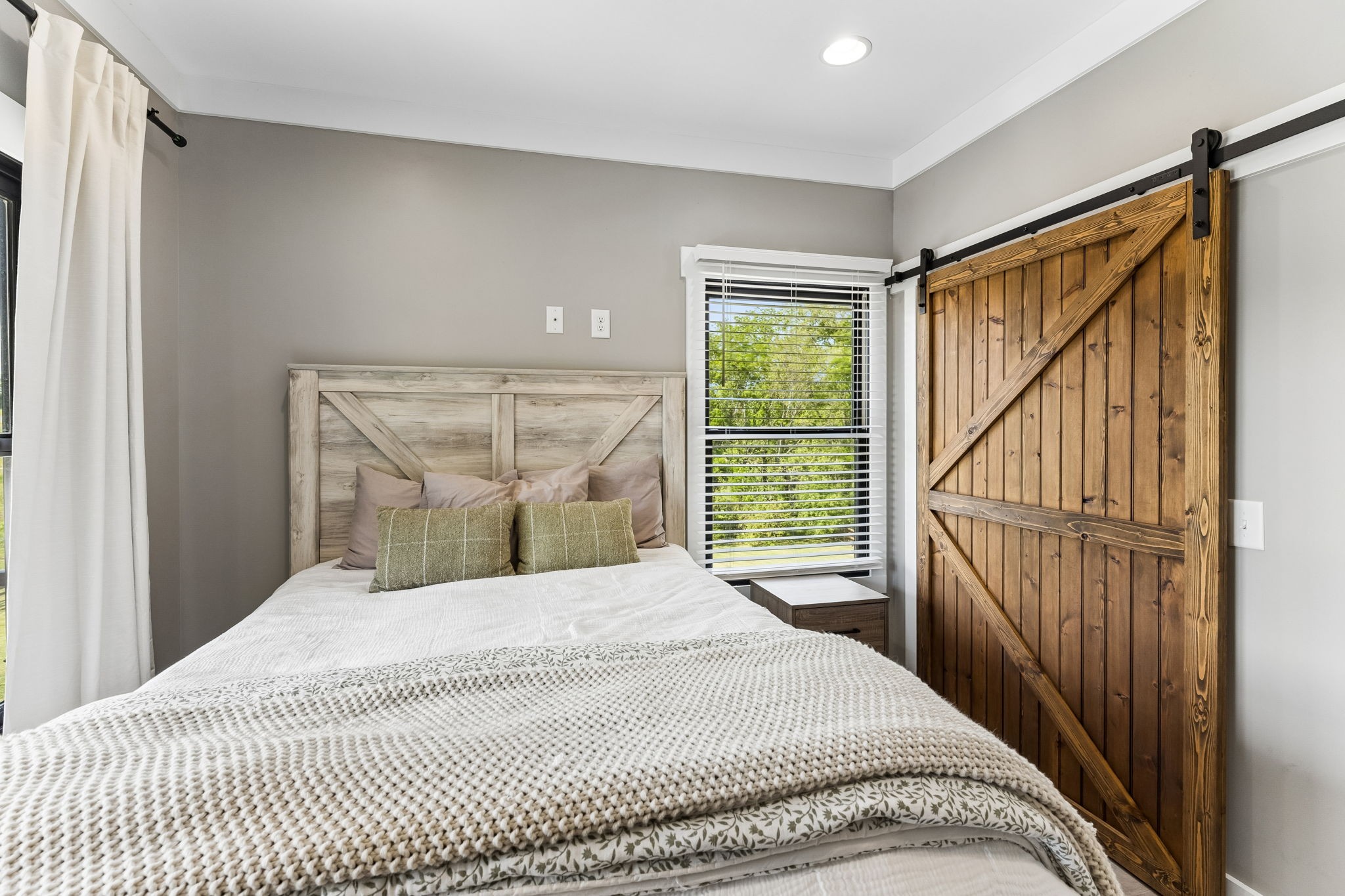 1201 Heelstone Ct