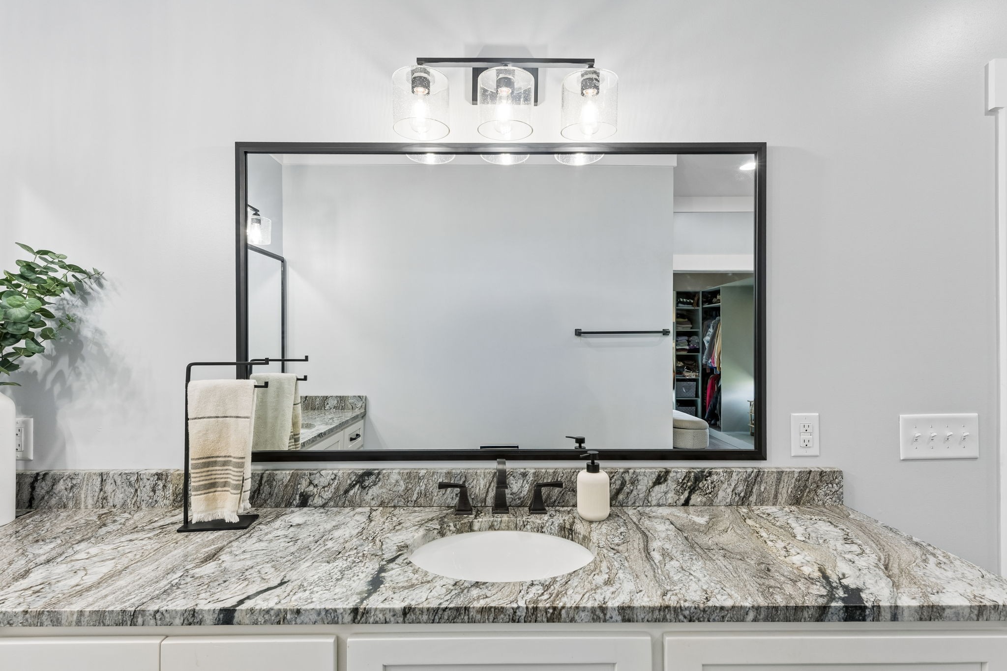 1201 Heelstone Ct