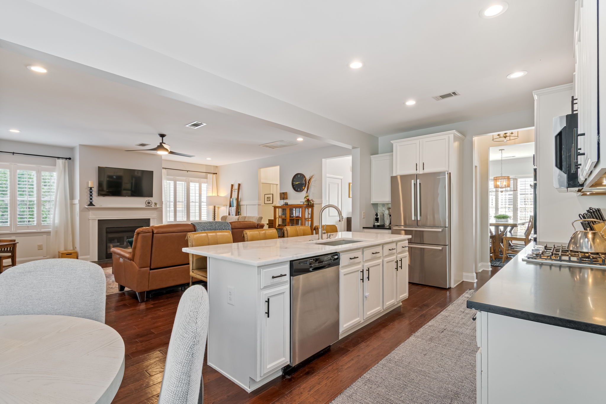 2323 Clare Park Dr