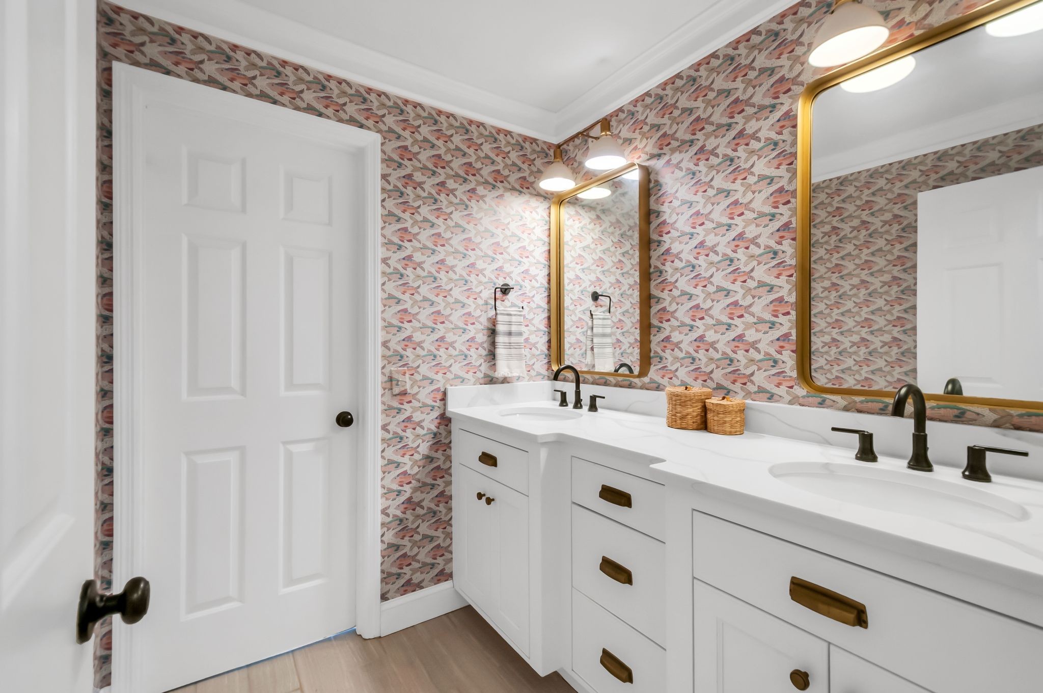 2212 Isaac Ln
