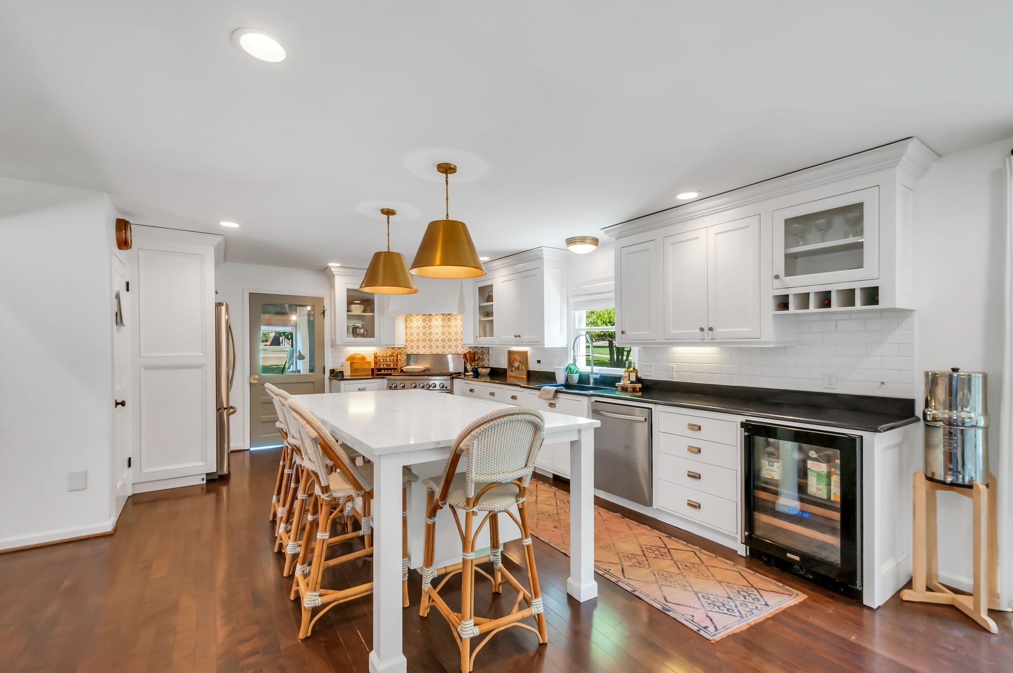 2212 Isaac Ln