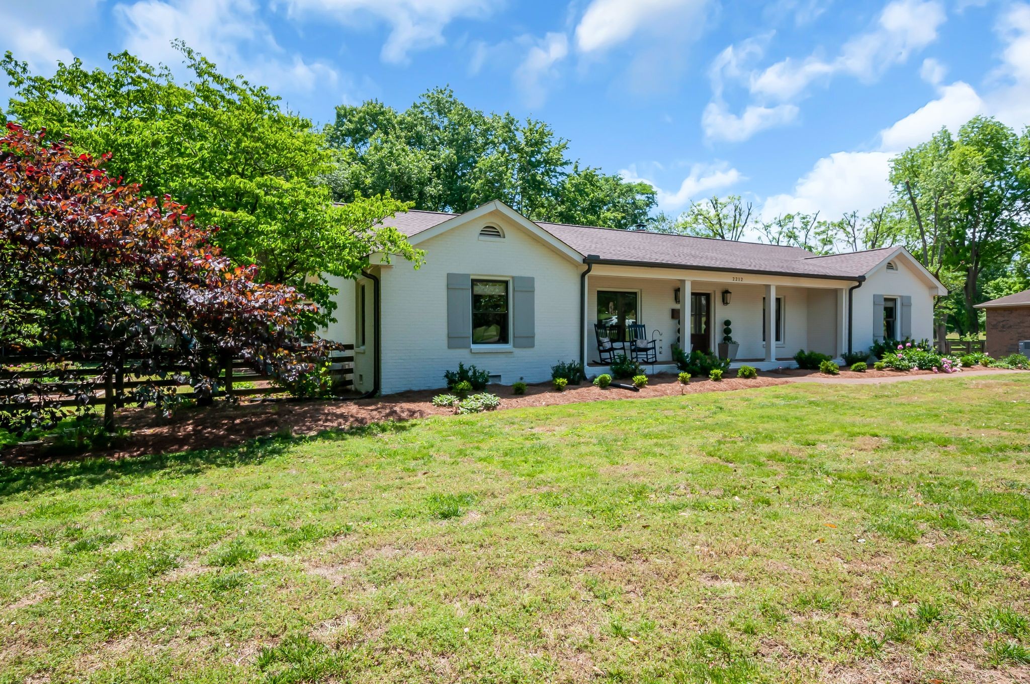 2212 Isaac Ln